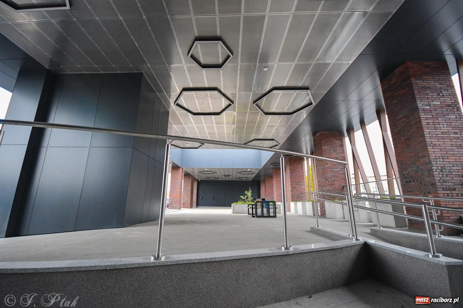 Zdjęcie w galerii na portalu naszraciborz.pl: Nowy dworzec PKP w Raciborzu gotowy na otwarcie [FOTO] wiadomości z regionu