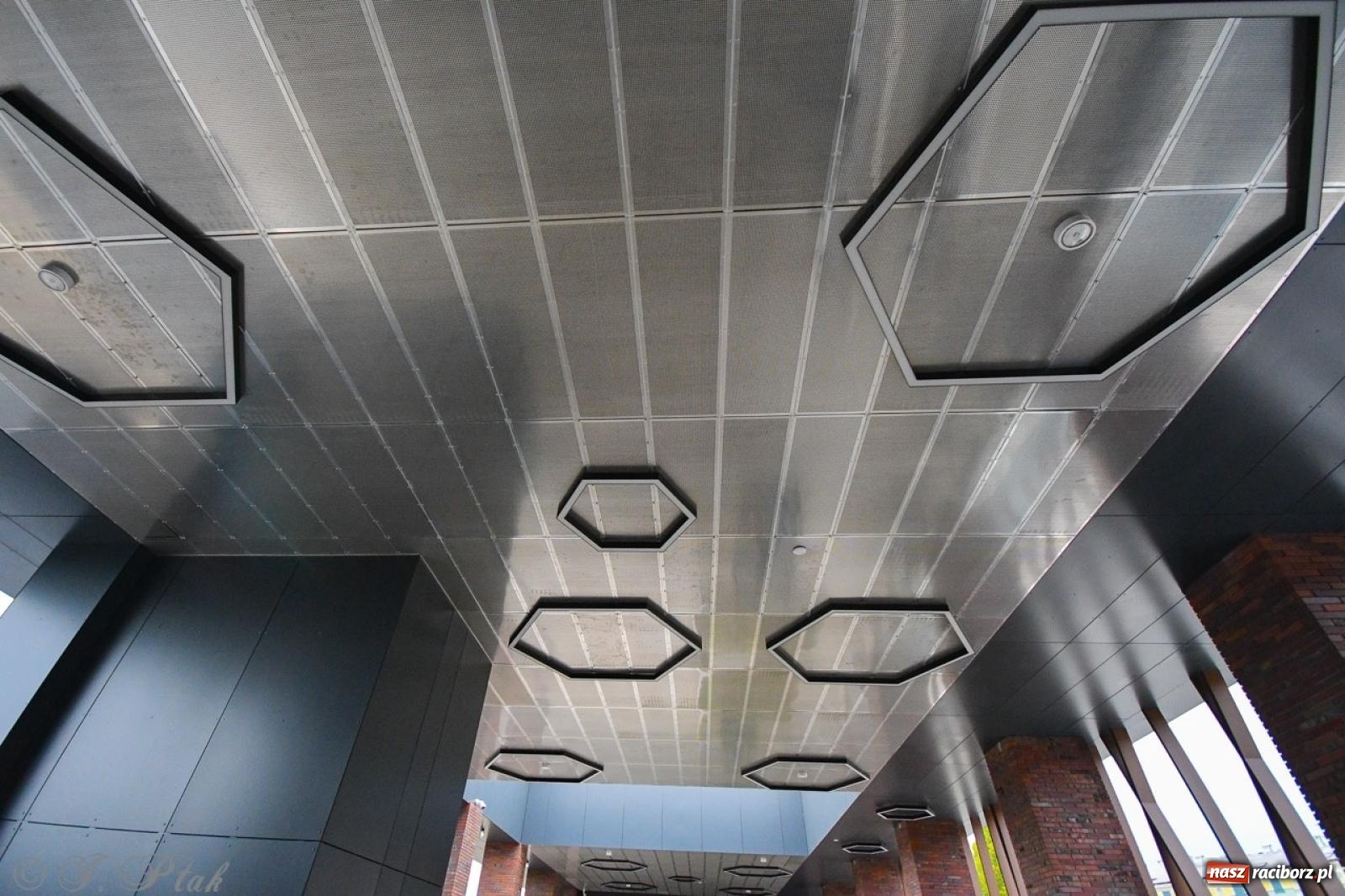 Zdjęcie w galerii na portalu naszraciborz.pl: Nowy dworzec PKP w Raciborzu gotowy na otwarcie [FOTO] wiadomości z regionu