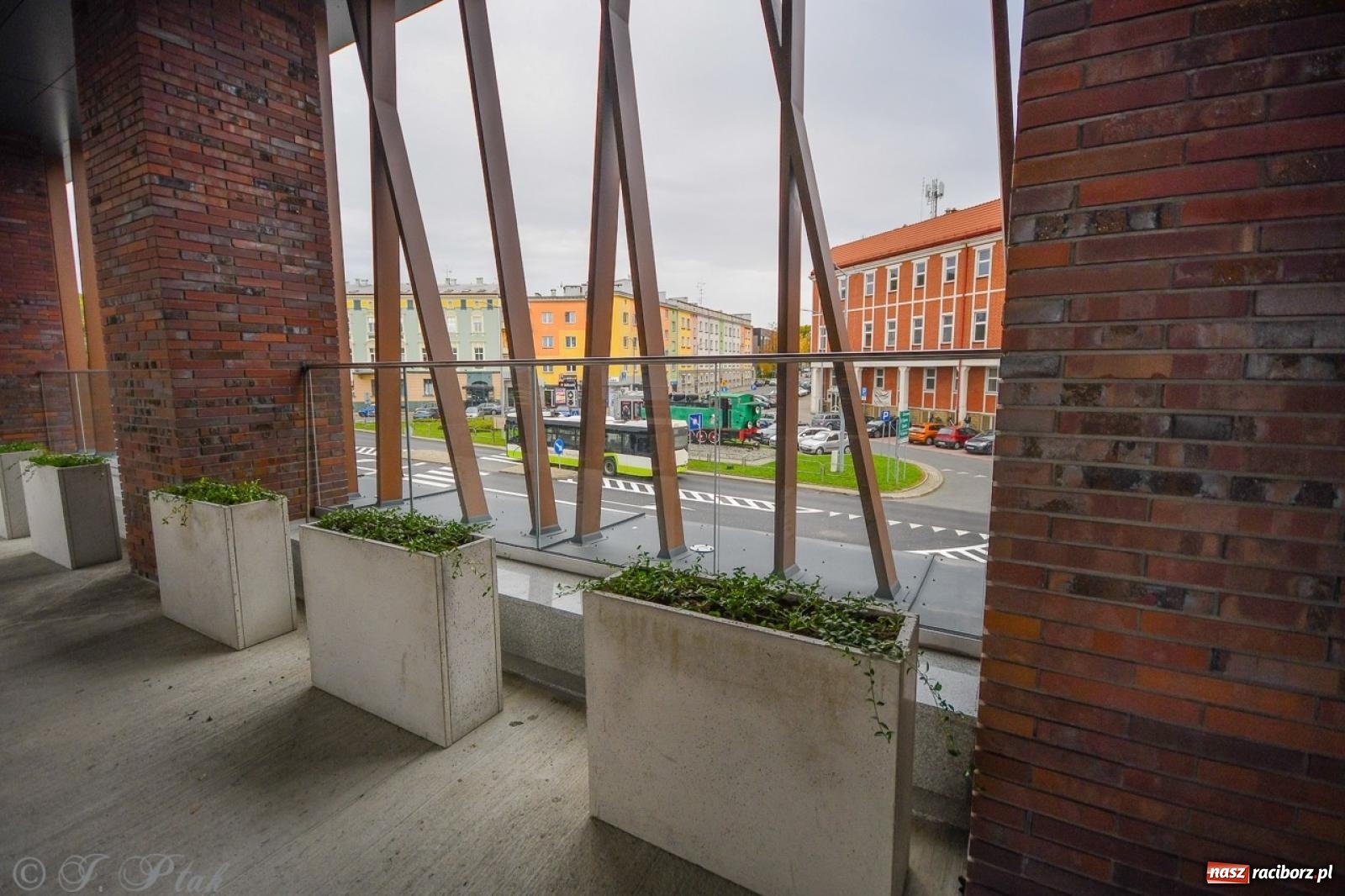 Zdjęcie w galerii na portalu naszraciborz.pl: Nowy dworzec PKP w Raciborzu gotowy na otwarcie [FOTO] wiadomości z regionu