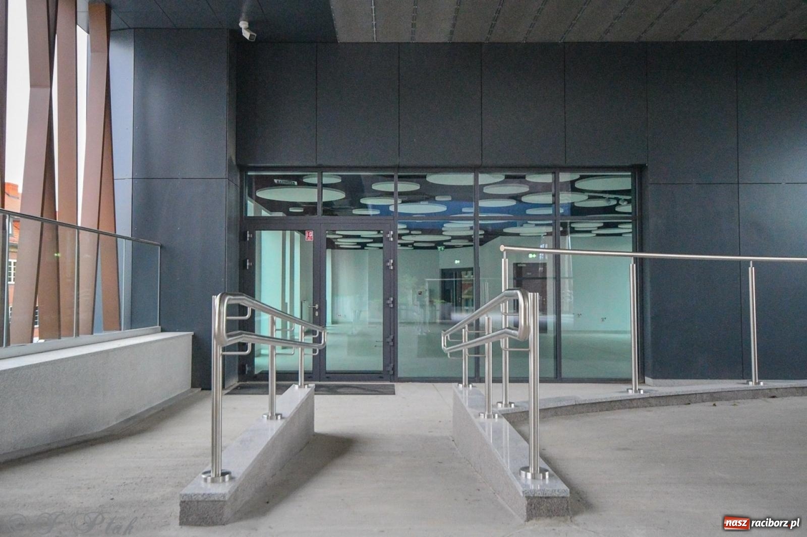 Zdjęcie w galerii na portalu naszraciborz.pl: Nowy dworzec PKP w Raciborzu gotowy na otwarcie [FOTO] wiadomości z regionu