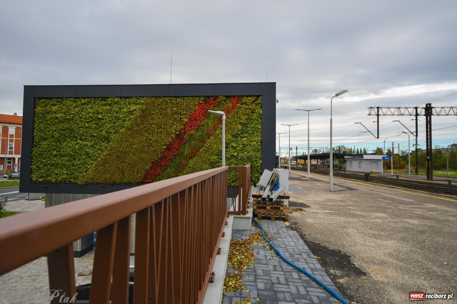 Zdjęcie w galerii na portalu naszraciborz.pl: Nowy dworzec PKP w Raciborzu gotowy na otwarcie [FOTO] wiadomości z regionu