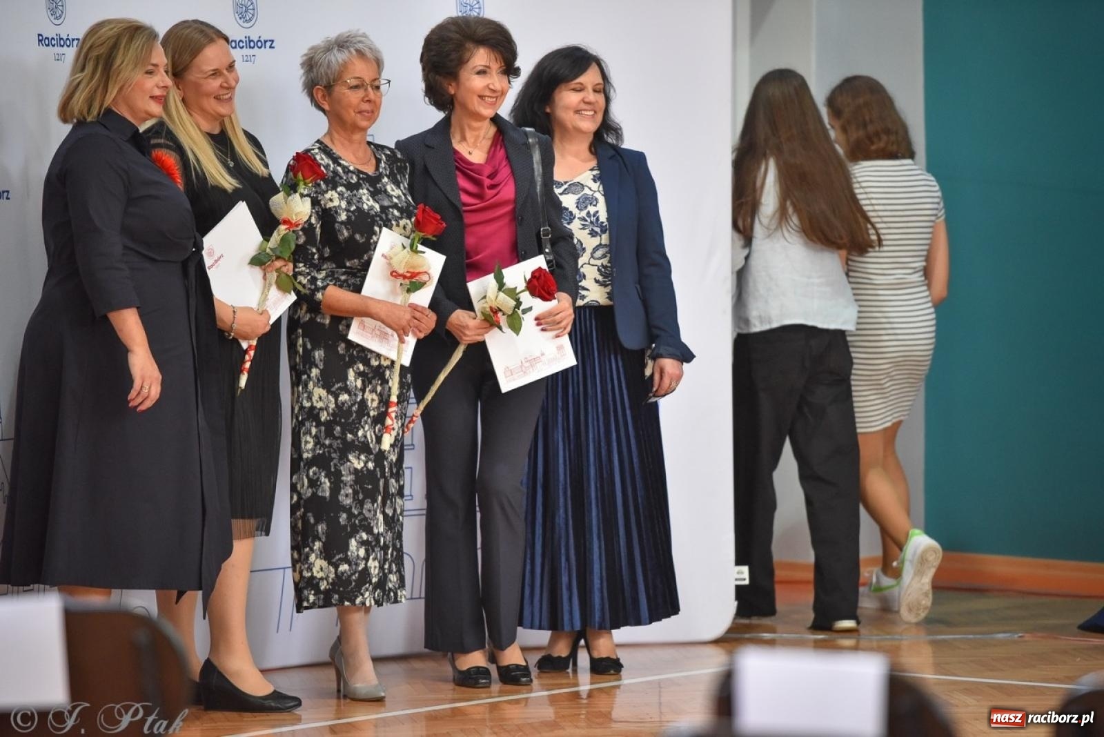 Zdjęcie w galerii na portalu naszraciborz.pl: Miejskie obchody Dnia Edukacji Narodowej [FOTO i WIDEO] wiadomości z regionu
