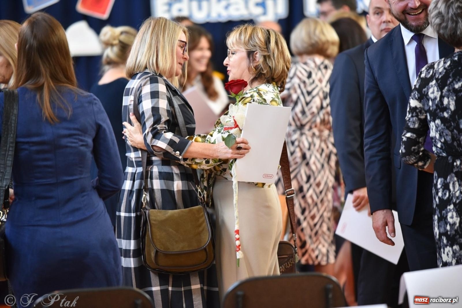 Zdjęcie w galerii na portalu naszraciborz.pl: Miejskie obchody Dnia Edukacji Narodowej [FOTO i WIDEO] wiadomości z regionu