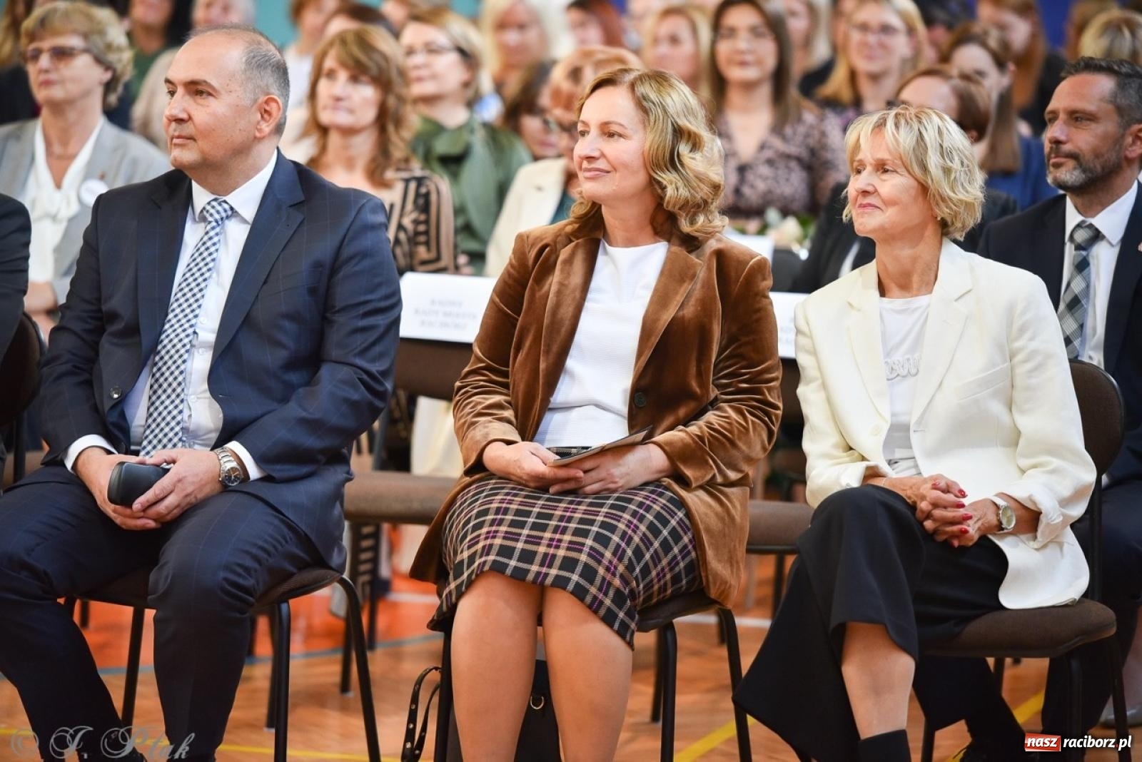 Zdjęcie w galerii na portalu naszraciborz.pl: Miejskie obchody Dnia Edukacji Narodowej [FOTO i WIDEO] wiadomości z regionu