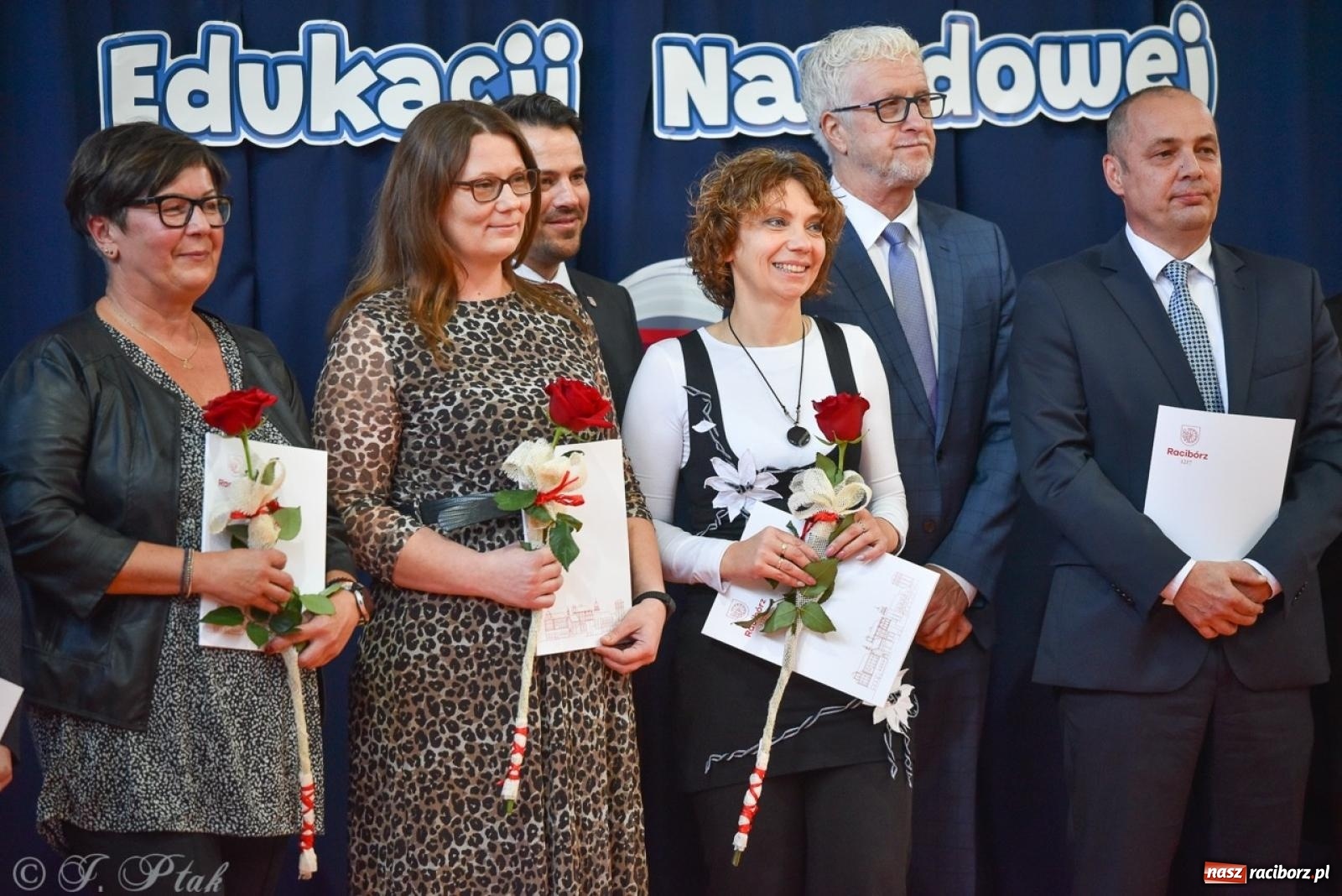 Zdjęcie w galerii na portalu naszraciborz.pl: Miejskie obchody Dnia Edukacji Narodowej [FOTO i WIDEO] wiadomości z regionu