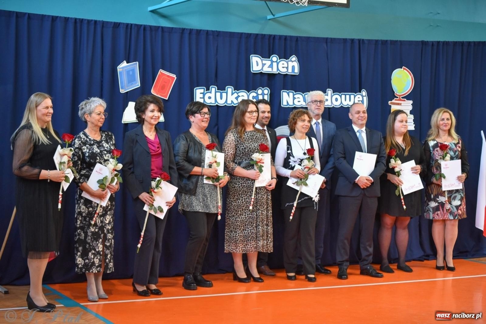 Zdjęcie w galerii na portalu naszraciborz.pl: Miejskie obchody Dnia Edukacji Narodowej [FOTO i WIDEO] wiadomości z regionu