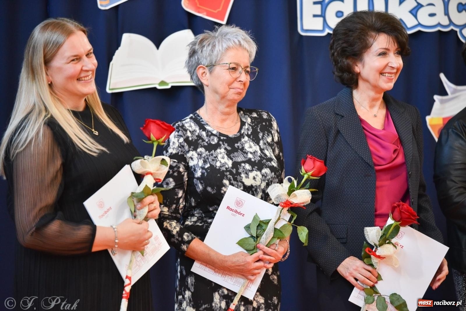 Zdjęcie w galerii na portalu naszraciborz.pl: Miejskie obchody Dnia Edukacji Narodowej [FOTO i WIDEO] wiadomości z regionu