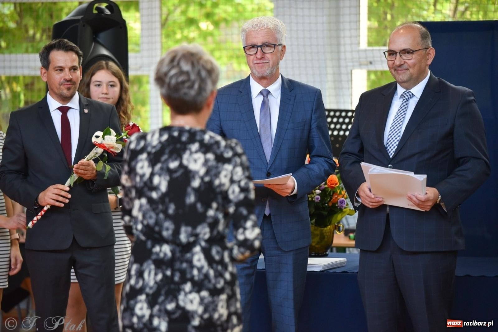 Zdjęcie w galerii na portalu naszraciborz.pl: Miejskie obchody Dnia Edukacji Narodowej [FOTO i WIDEO] wiadomości z regionu