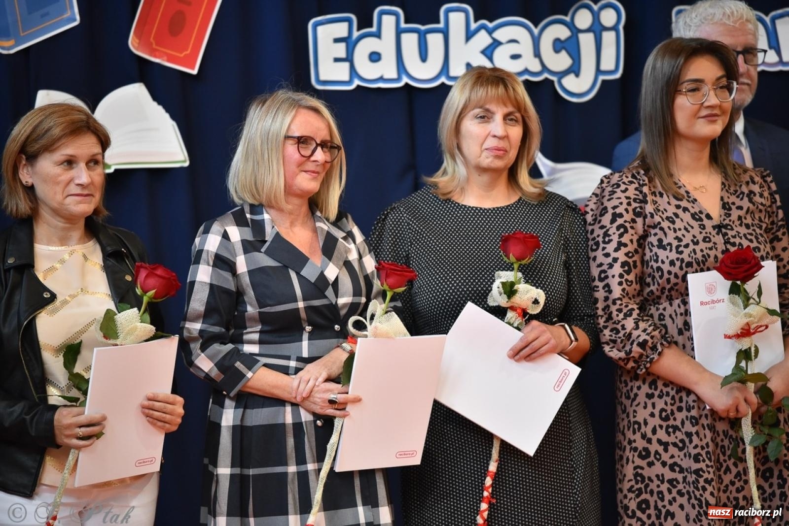 Zdjęcie w galerii na portalu naszraciborz.pl: Miejskie obchody Dnia Edukacji Narodowej [FOTO i WIDEO] wiadomości z regionu