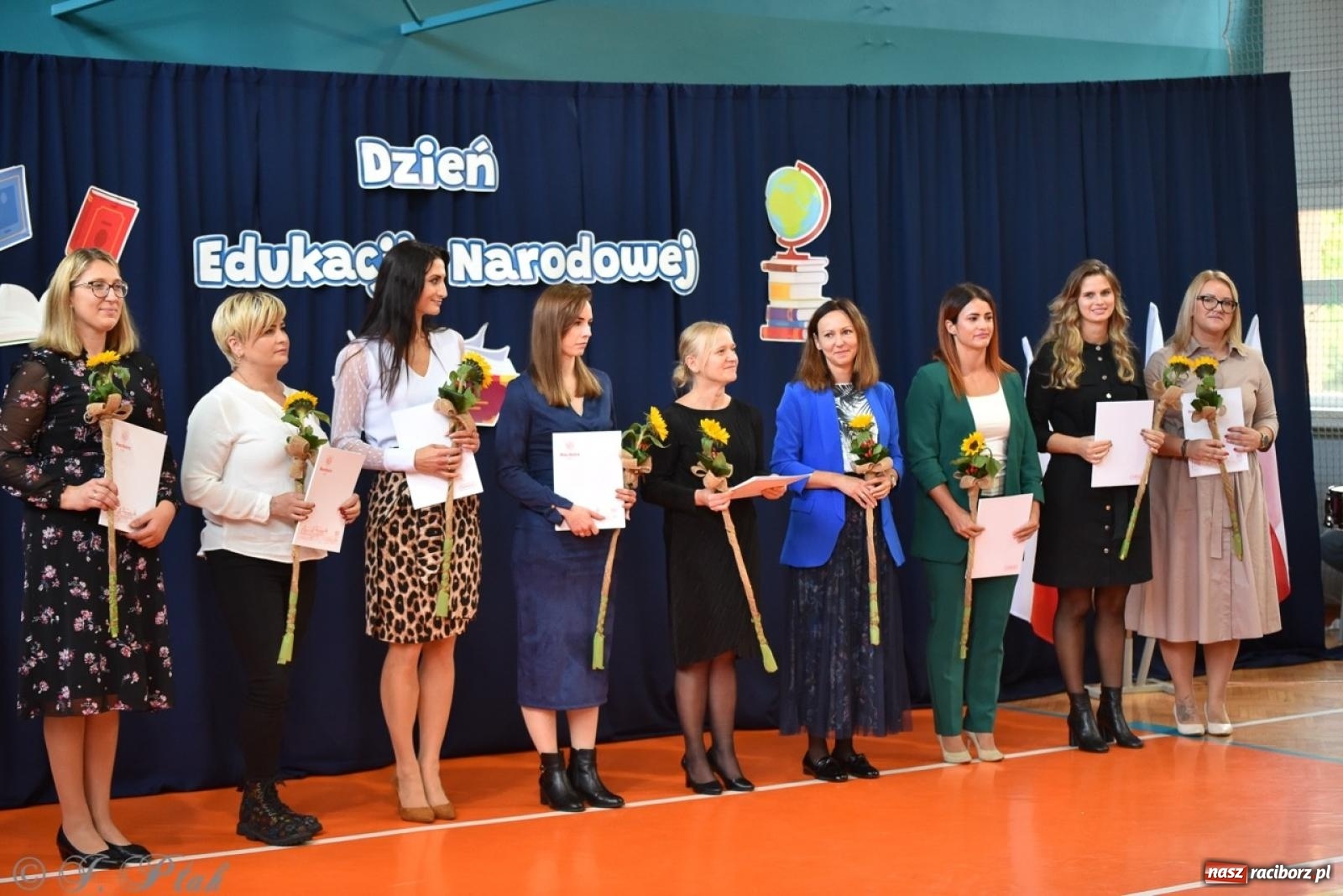 Zdjęcie w galerii na portalu naszraciborz.pl: Miejskie obchody Dnia Edukacji Narodowej [FOTO i WIDEO] wiadomości z regionu