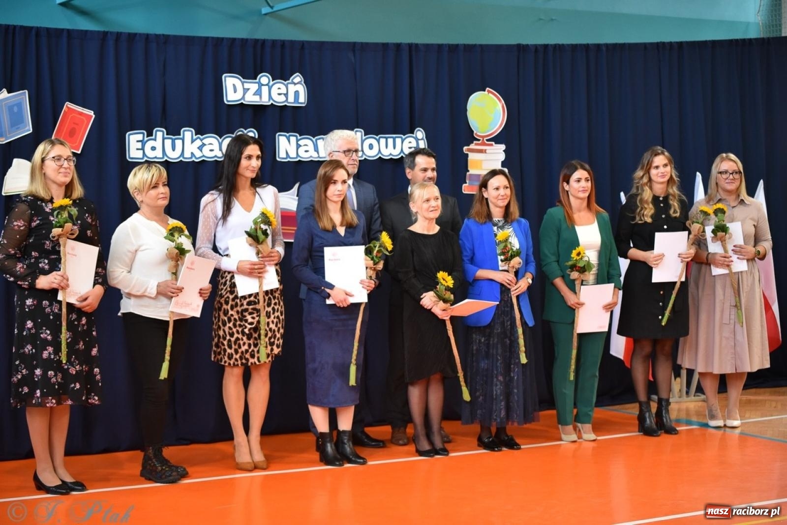 Zdjęcie w galerii na portalu naszraciborz.pl: Miejskie obchody Dnia Edukacji Narodowej [FOTO i WIDEO] wiadomości z regionu