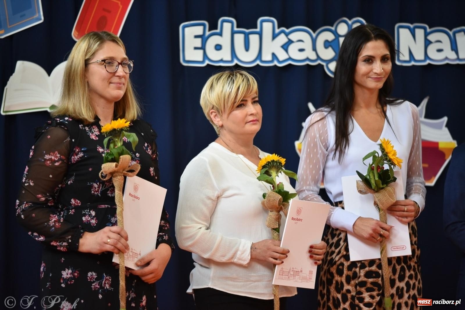 Zdjęcie w galerii na portalu naszraciborz.pl: Miejskie obchody Dnia Edukacji Narodowej [FOTO i WIDEO] wiadomości z regionu