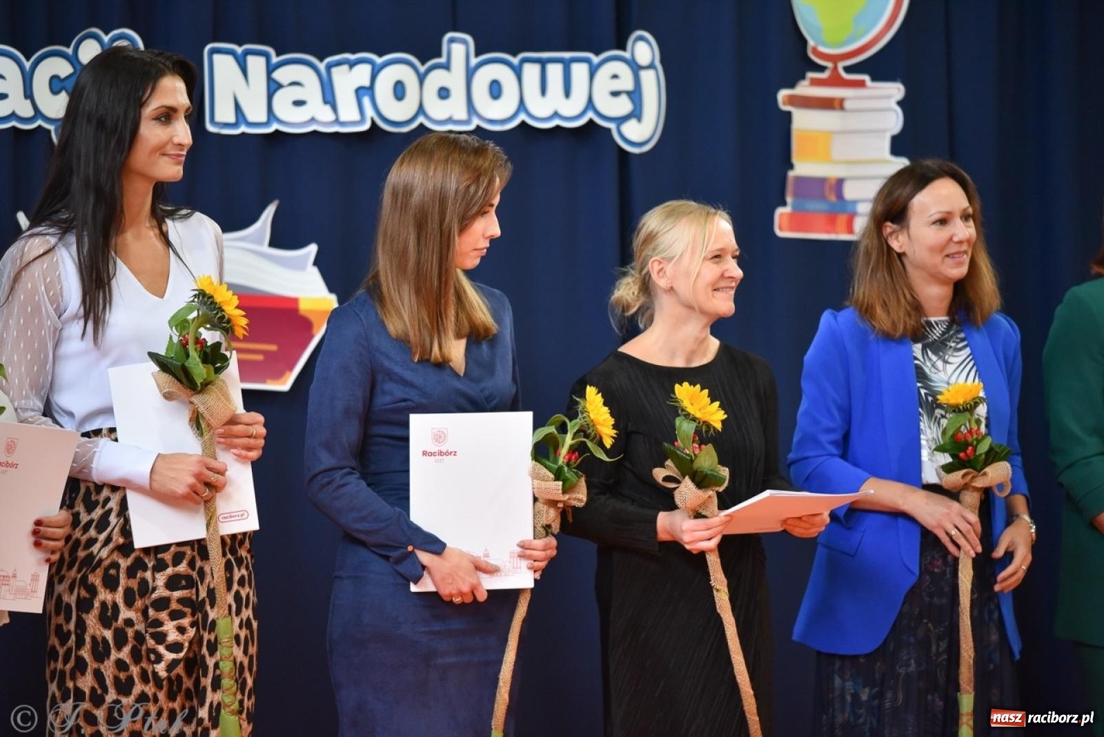 Zdjęcie w galerii na portalu naszraciborz.pl: Miejskie obchody Dnia Edukacji Narodowej [FOTO i WIDEO] wiadomości z regionu