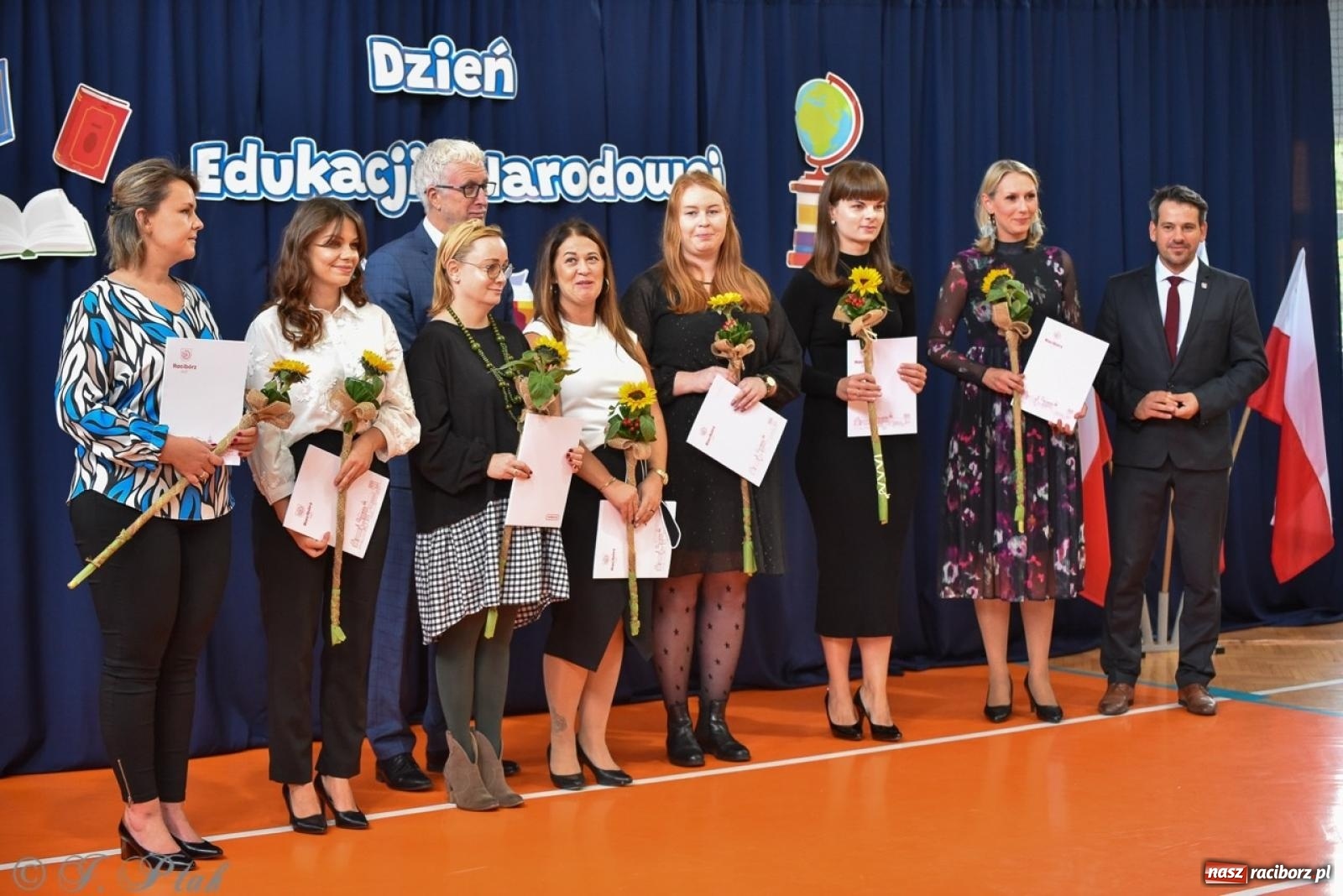 Zdjęcie w galerii na portalu naszraciborz.pl: Miejskie obchody Dnia Edukacji Narodowej [FOTO i WIDEO] wiadomości z regionu