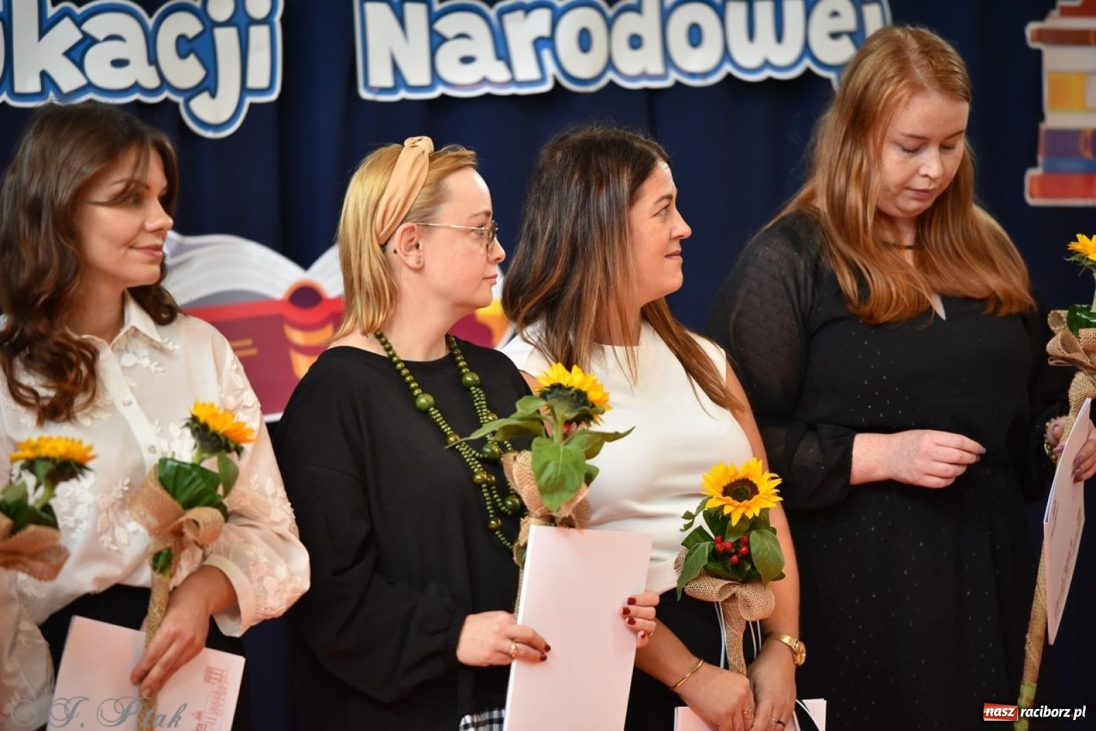 Zdjęcie w galerii na portalu naszraciborz.pl: Miejskie obchody Dnia Edukacji Narodowej [FOTO i WIDEO] wiadomości z regionu