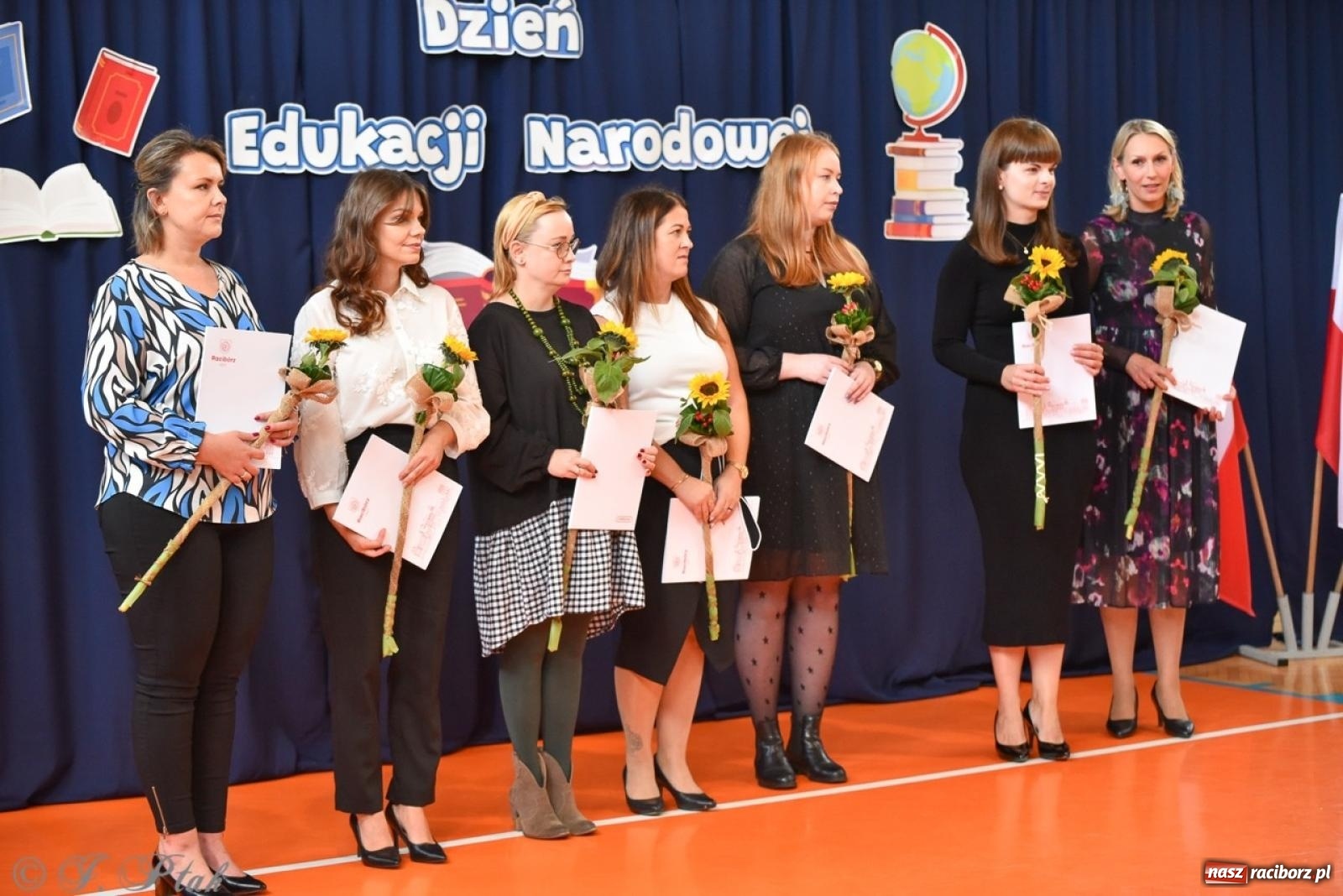 Zdjęcie w galerii na portalu naszraciborz.pl: Miejskie obchody Dnia Edukacji Narodowej [FOTO i WIDEO] wiadomości z regionu