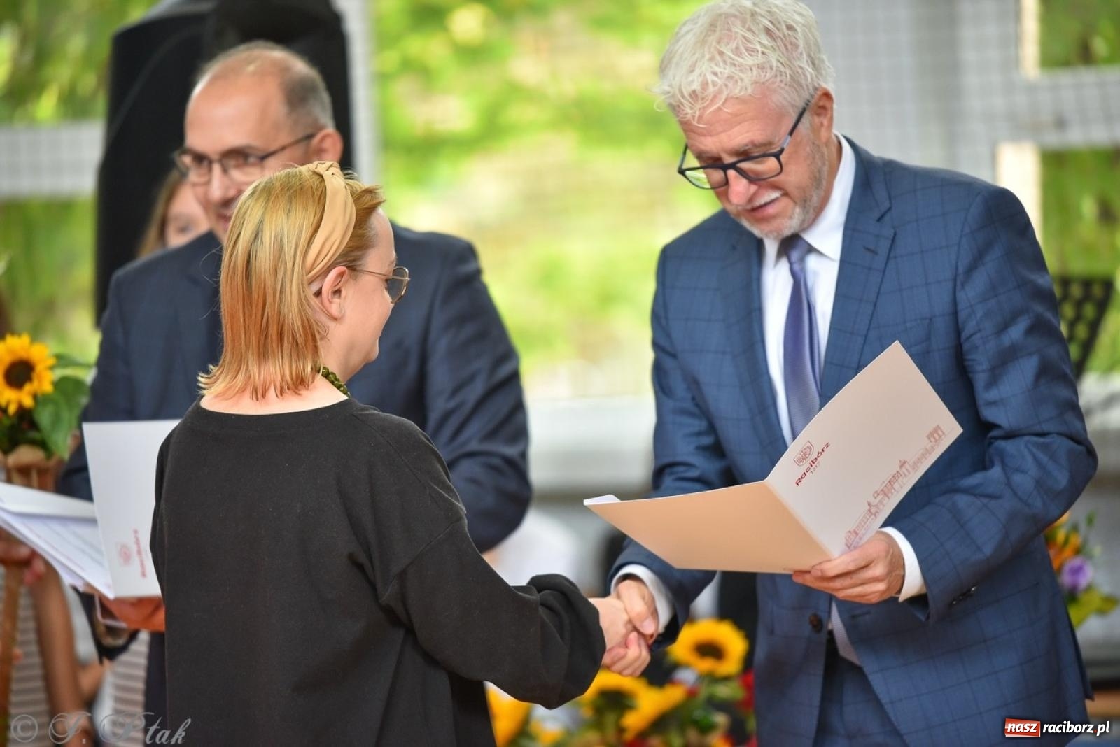 Zdjęcie w galerii na portalu naszraciborz.pl: Miejskie obchody Dnia Edukacji Narodowej [FOTO i WIDEO] wiadomości z regionu