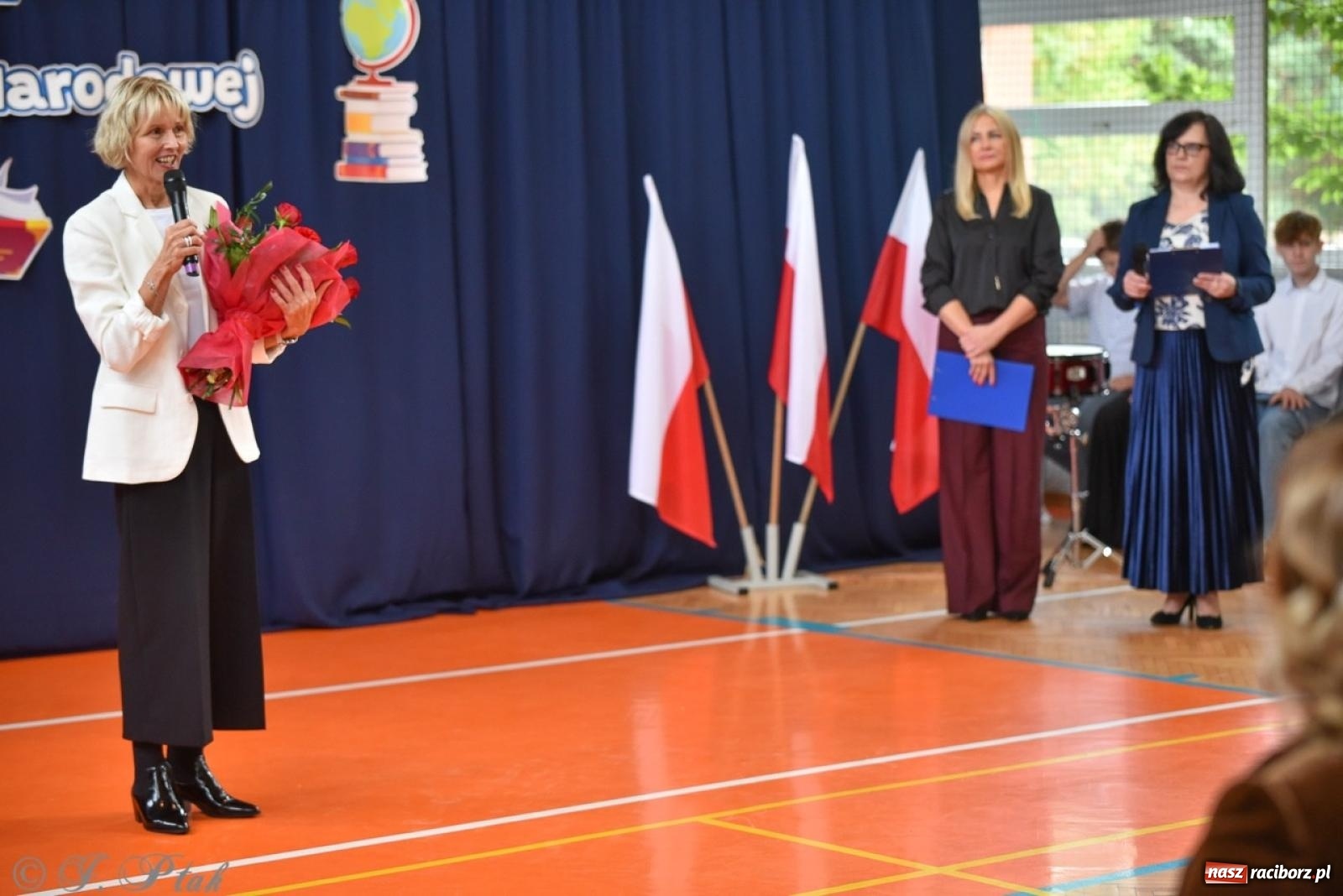 Zdjęcie w galerii na portalu naszraciborz.pl: Miejskie obchody Dnia Edukacji Narodowej [FOTO i WIDEO] wiadomości z regionu