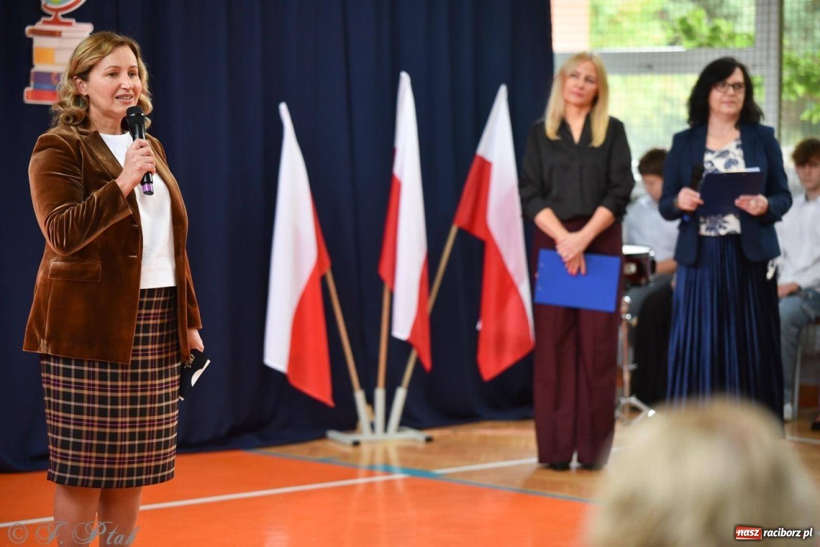 Zdjęcie w galerii na portalu naszraciborz.pl: Miejskie obchody Dnia Edukacji Narodowej [FOTO i WIDEO] wiadomości z regionu