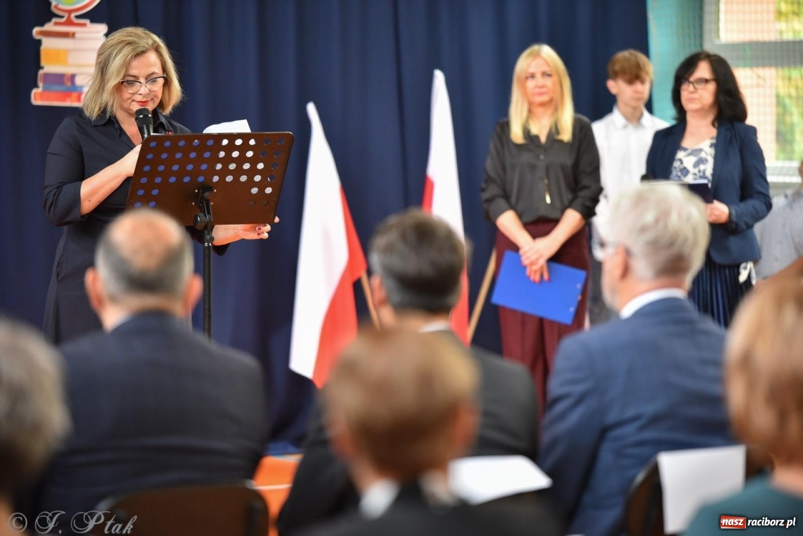 Zdjęcie w galerii na portalu naszraciborz.pl: Miejskie obchody Dnia Edukacji Narodowej [FOTO i WIDEO] wiadomości z regionu