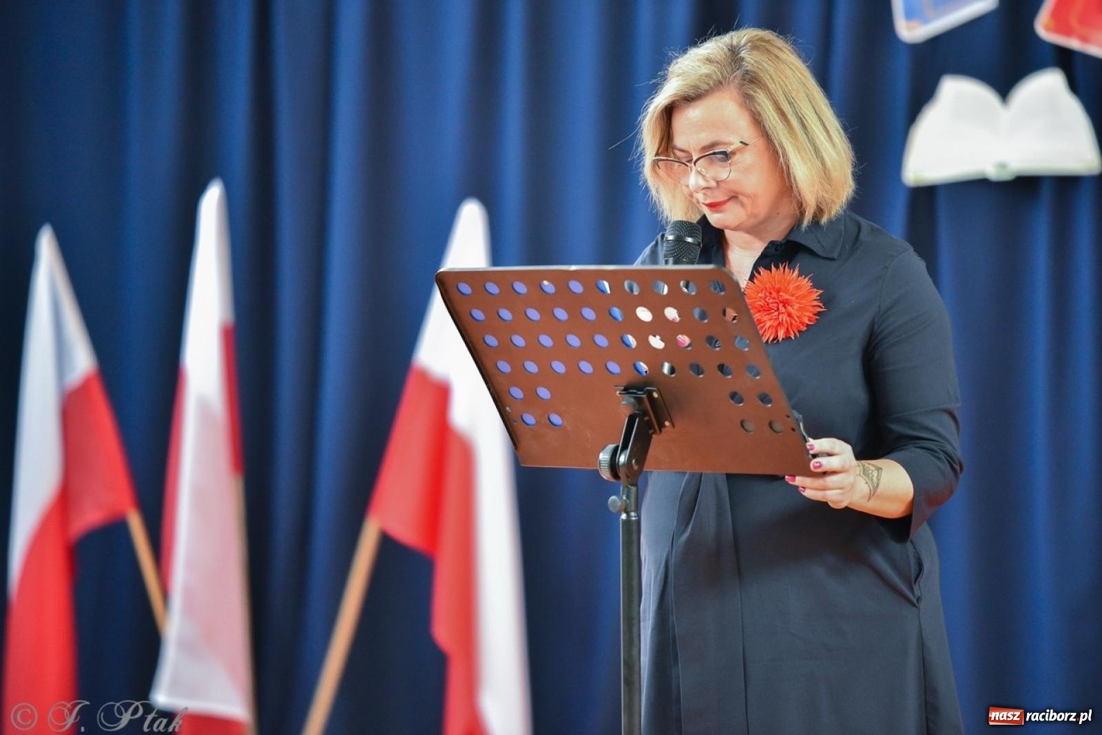 Zdjęcie w galerii na portalu naszraciborz.pl: Miejskie obchody Dnia Edukacji Narodowej [FOTO i WIDEO] wiadomości z regionu