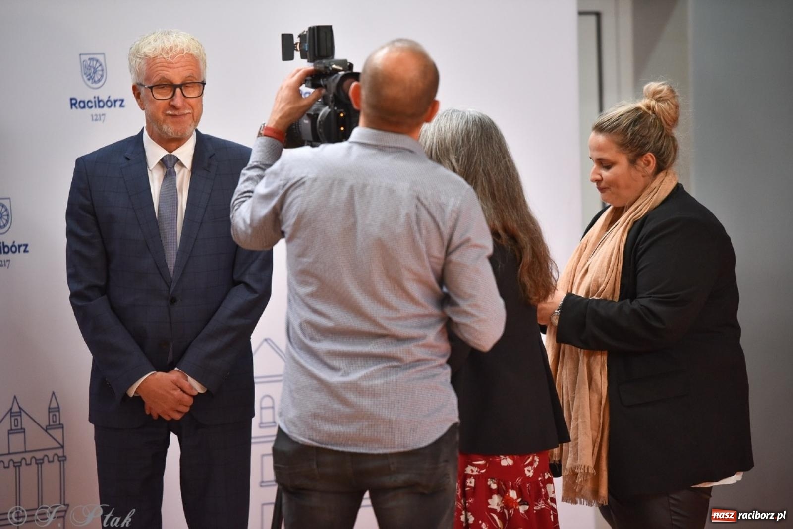 Zdjęcie w galerii na portalu naszraciborz.pl: Miejskie obchody Dnia Edukacji Narodowej [FOTO i WIDEO] wiadomości z regionu