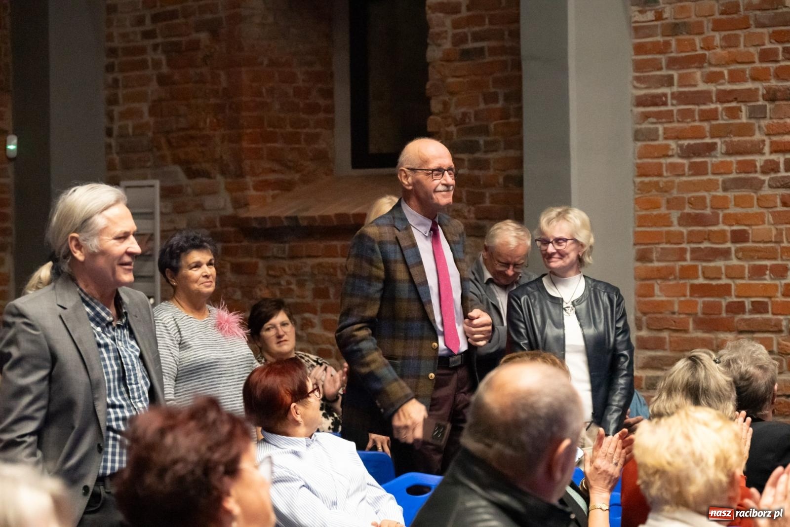 Zdjęcie w galerii na portalu naszraciborz.pl: Magia słowa i dźwięku. Wieczór z Krzysztofem Cezarym Buszmanem i Perspektywą Okolicy na zamku w Tworkowie wiadomości z regionu