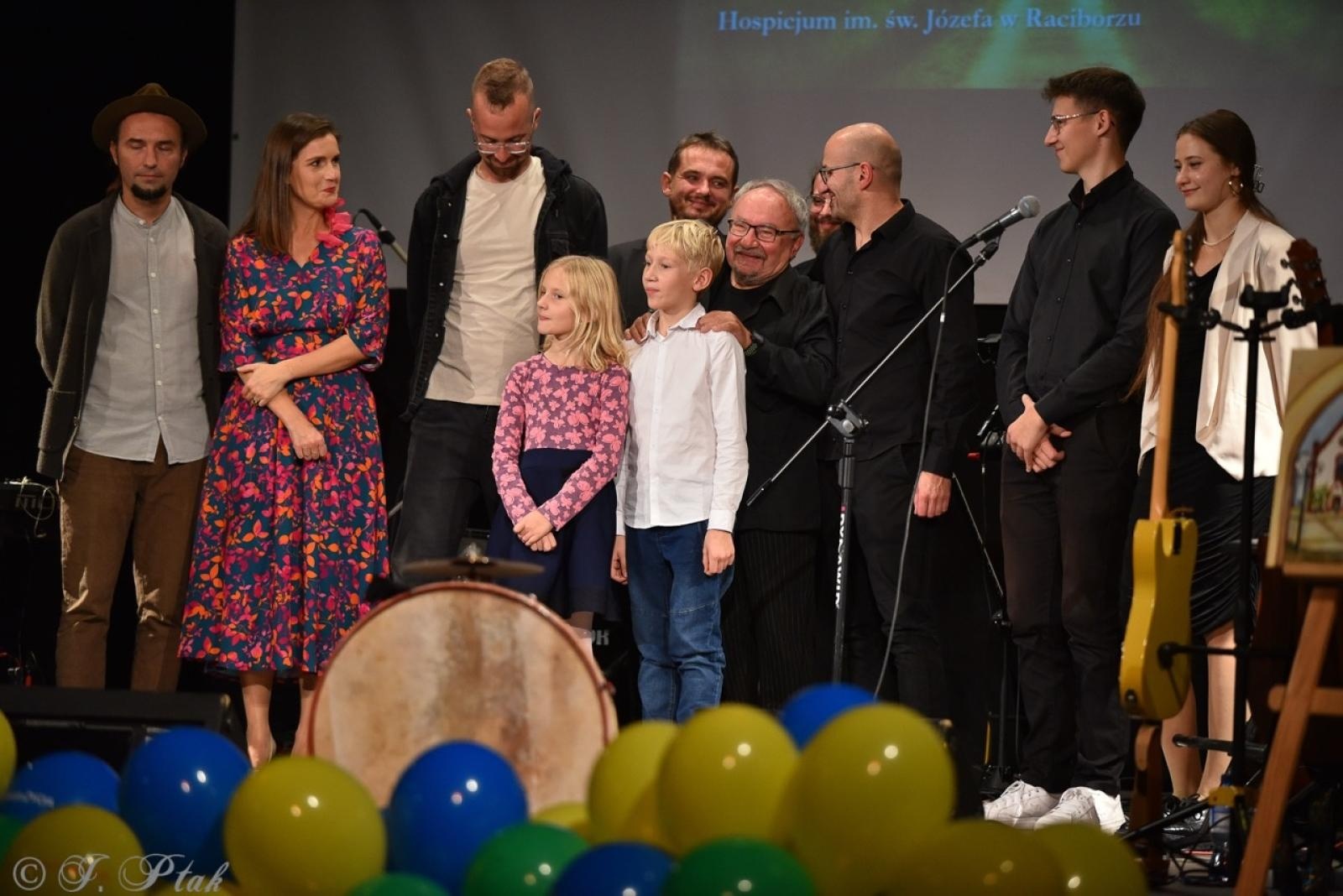 Zdjęcie w galerii na portalu naszraciborz.pl: Głosy dla hospicjum: koncert dobroczynny na rzecz Hospicjum św. Józefa w Raciborzu [FOTO i WIDEO] wiadomości z regionu