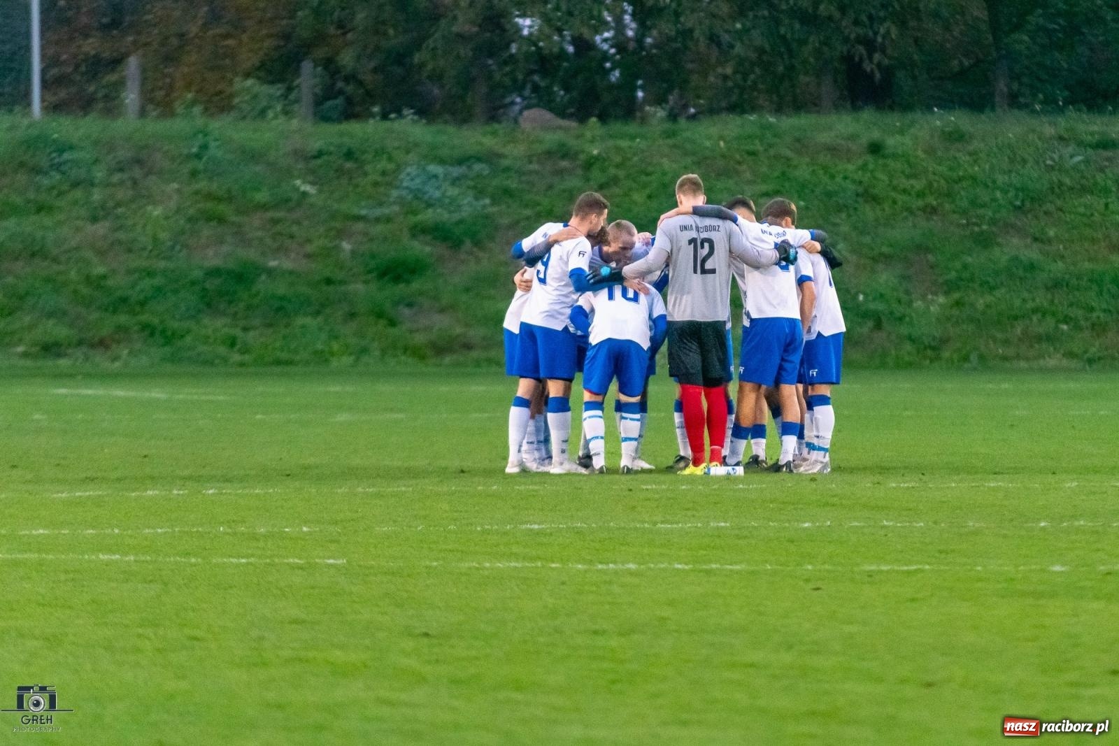 Zdjęcie w galerii na portalu naszraciborz.pl: Historyczny wieczór przy Srebrnej. Unia Racibórz triumfuje w świetle reflektorów [FOTO] wiadomości z regionu