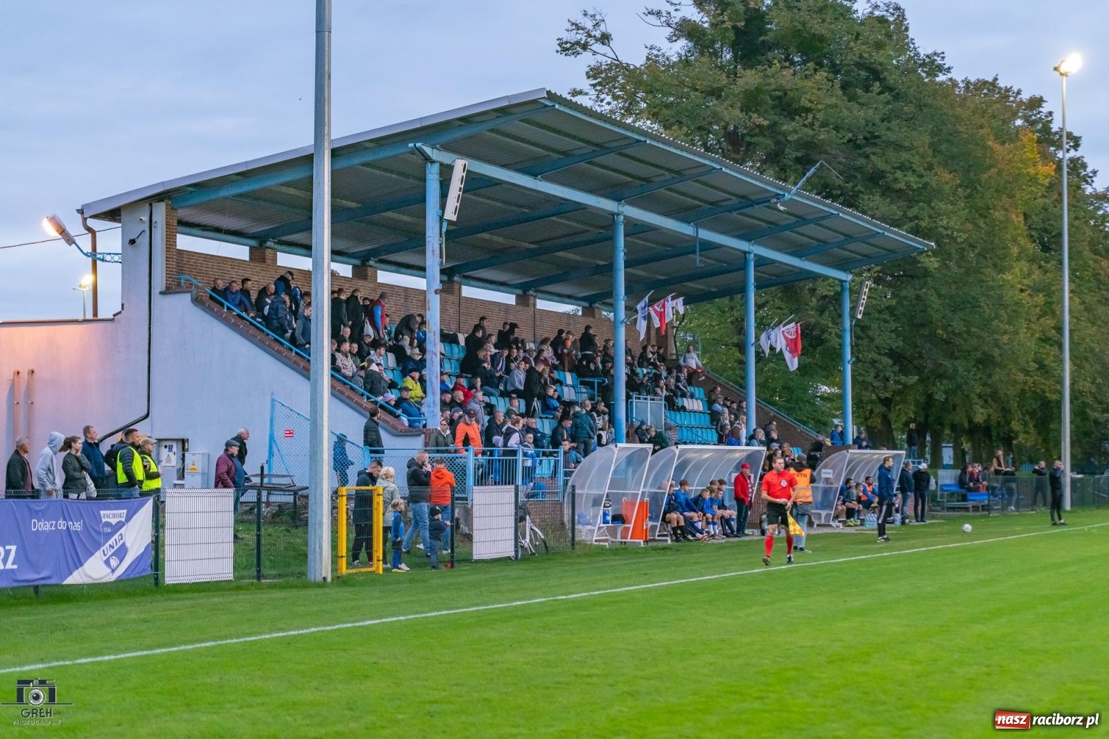 Zdjęcie w galerii na portalu naszraciborz.pl: Historyczny wieczór przy Srebrnej. Unia Racibórz triumfuje w świetle reflektorów [FOTO] wiadomości z regionu