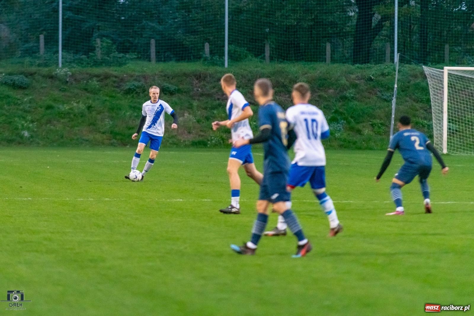 Zdjęcie w galerii na portalu naszraciborz.pl: Historyczny wieczór przy Srebrnej. Unia Racibórz triumfuje w świetle reflektorów [FOTO] wiadomości z regionu