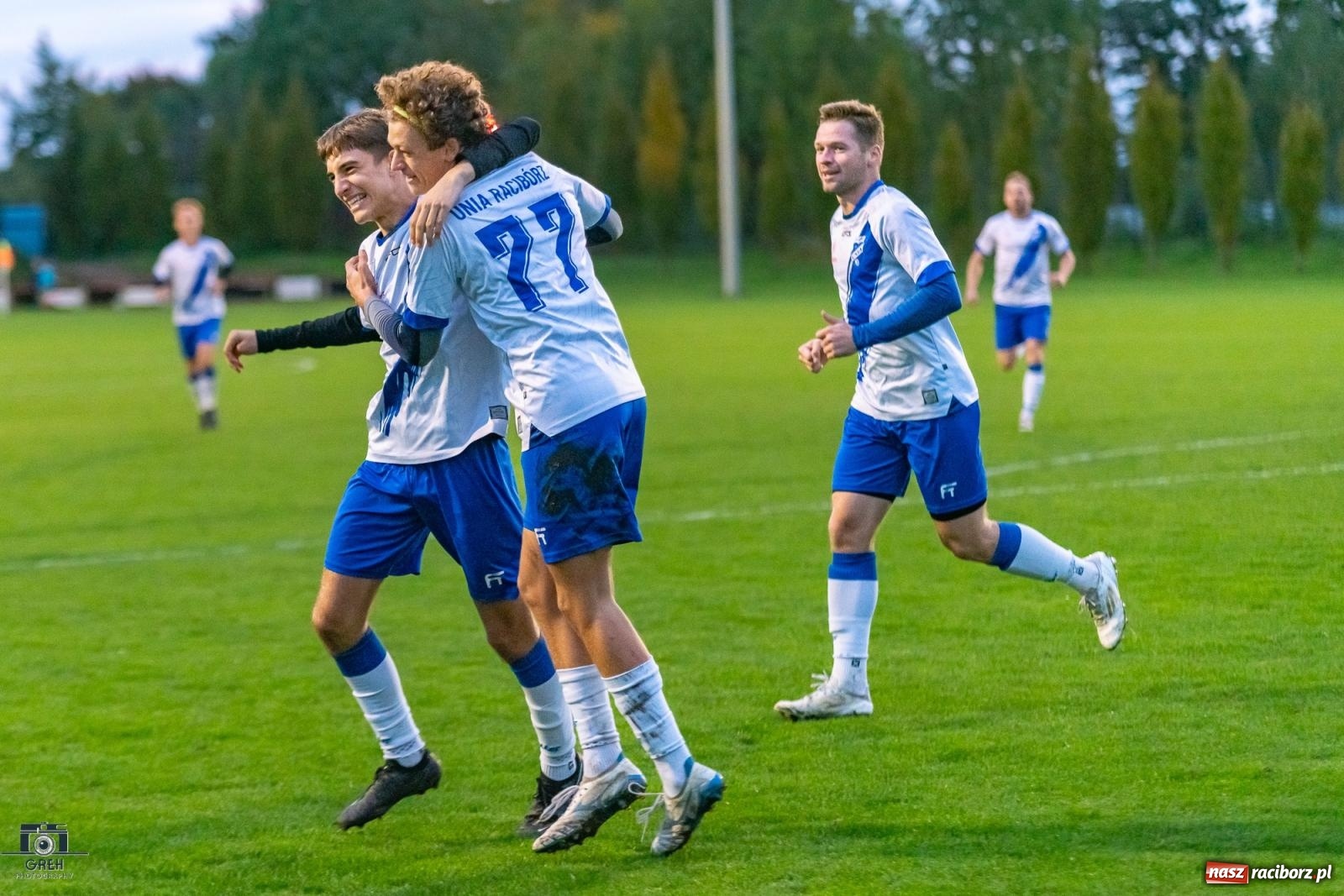 Zdjęcie w galerii na portalu naszraciborz.pl: Historyczny wieczór przy Srebrnej. Unia Racibórz triumfuje w świetle reflektorów [FOTO] wiadomości z regionu