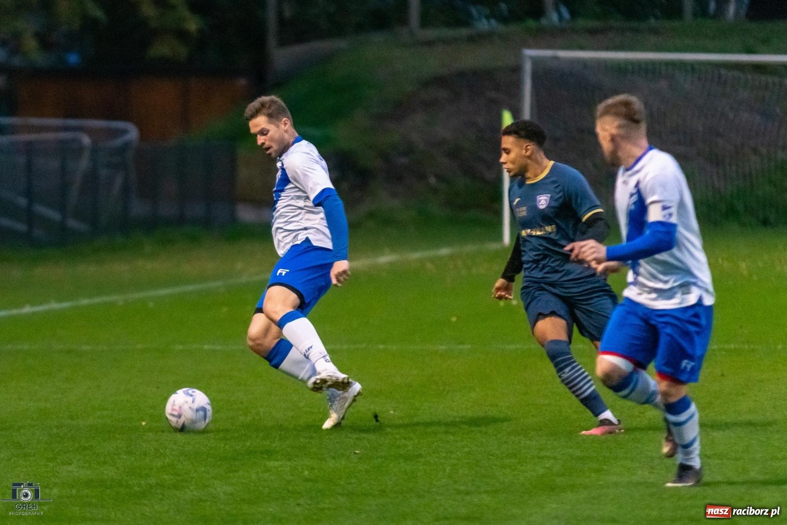 Zdjęcie w galerii na portalu naszraciborz.pl: Historyczny wieczór przy Srebrnej. Unia Racibórz triumfuje w świetle reflektorów [FOTO] wiadomości z regionu