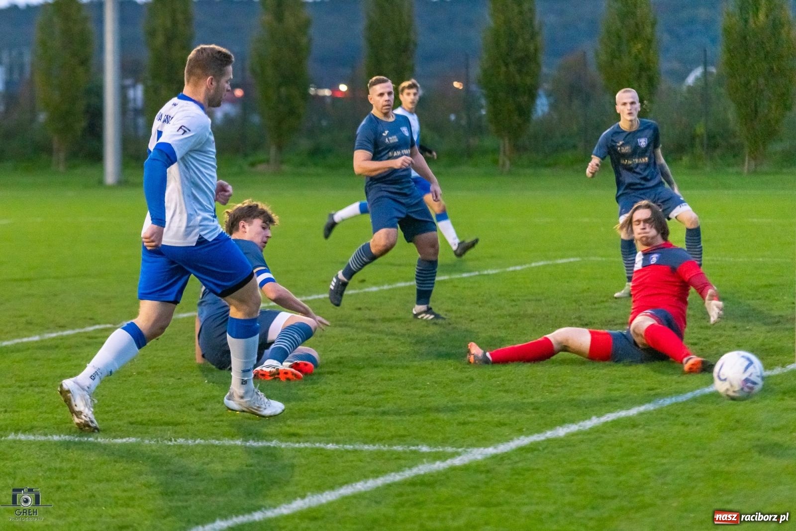 Zdjęcie w galerii na portalu naszraciborz.pl: Historyczny wieczór przy Srebrnej. Unia Racibórz triumfuje w świetle reflektorów [FOTO] wiadomości z regionu