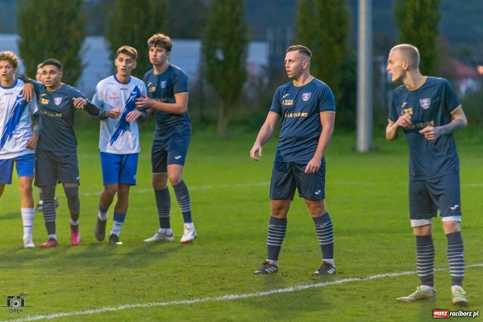 Zdjęcie w galerii na portalu naszraciborz.pl: Historyczny wieczór przy Srebrnej. Unia Racibórz triumfuje w świetle reflektorów [FOTO] wiadomości z regionu