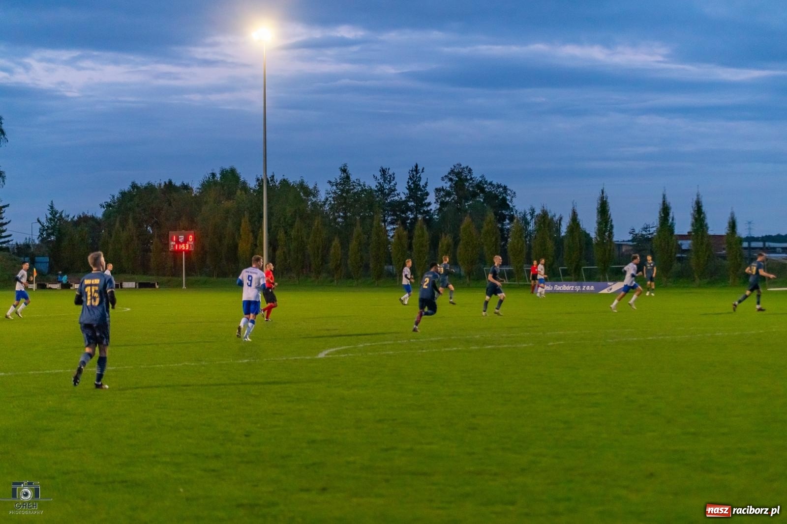 Zdjęcie w galerii na portalu naszraciborz.pl: Historyczny wieczór przy Srebrnej. Unia Racibórz triumfuje w świetle reflektorów [FOTO] wiadomości z regionu