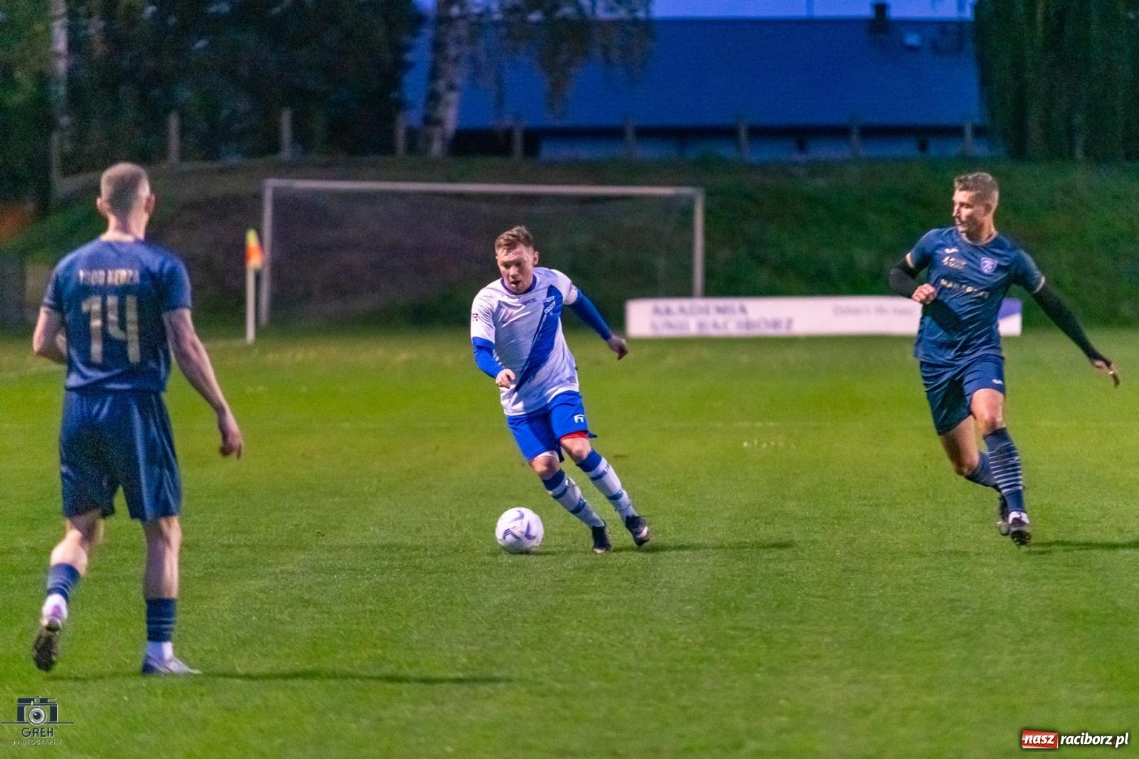 Zdjęcie w galerii na portalu naszraciborz.pl: Historyczny wieczór przy Srebrnej. Unia Racibórz triumfuje w świetle reflektorów [FOTO] wiadomości z regionu
