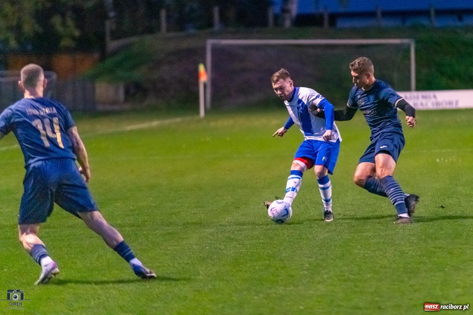 Zdjęcie w galerii na portalu naszraciborz.pl: Historyczny wieczór przy Srebrnej. Unia Racibórz triumfuje w świetle reflektorów [FOTO] wiadomości z regionu