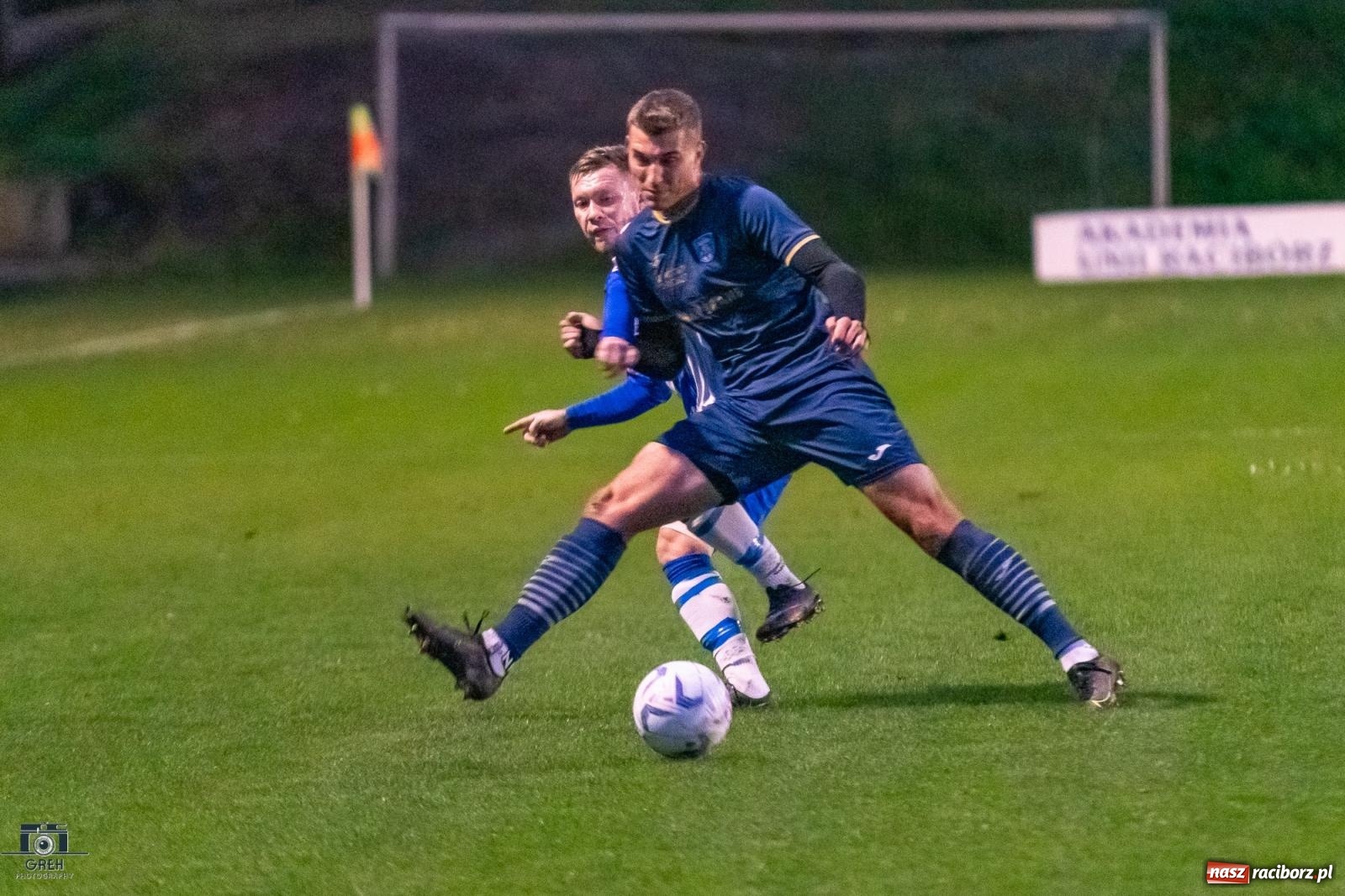 Zdjęcie w galerii na portalu naszraciborz.pl: Historyczny wieczór przy Srebrnej. Unia Racibórz triumfuje w świetle reflektorów [FOTO] wiadomości z regionu