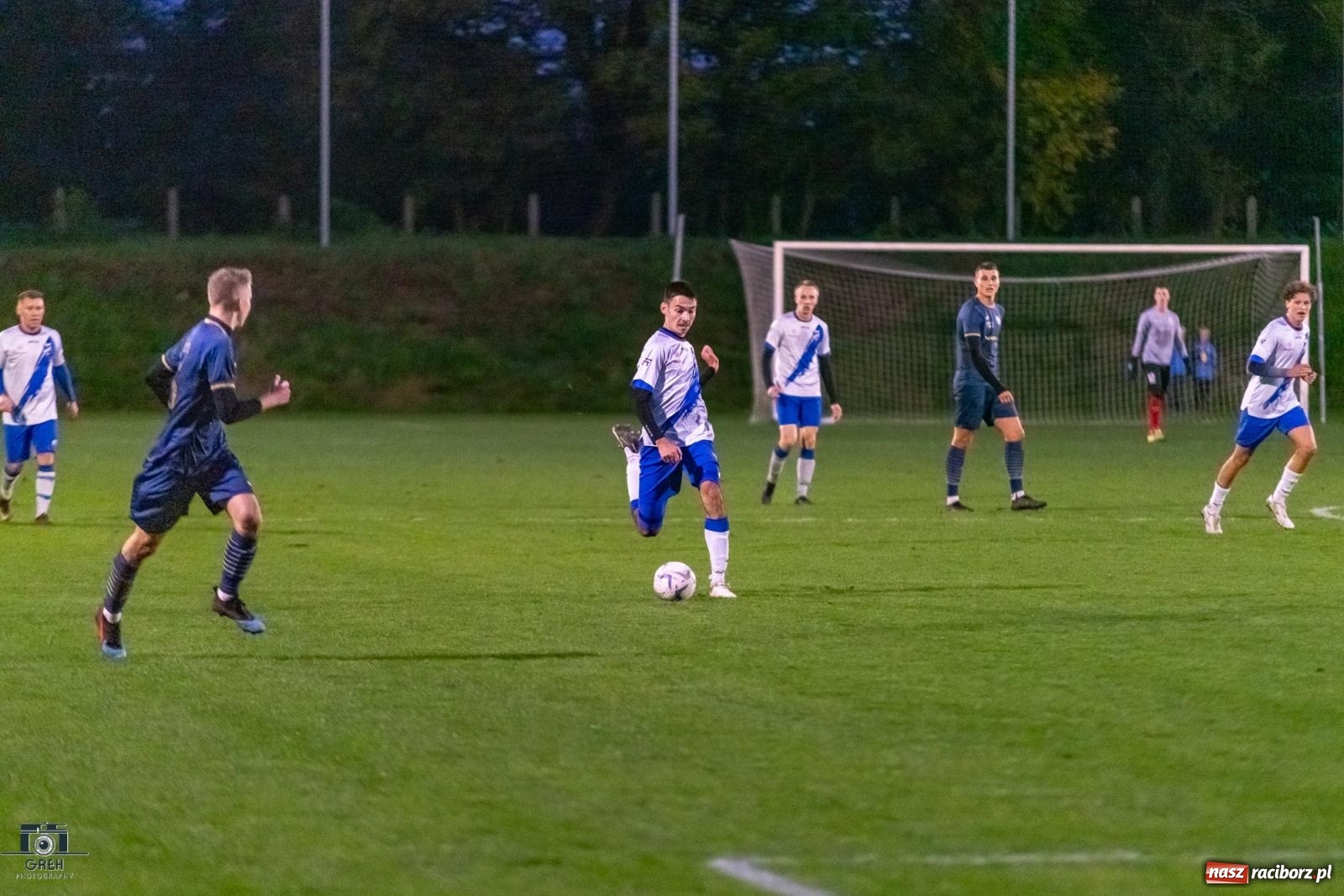 Zdjęcie w galerii na portalu naszraciborz.pl: Historyczny wieczór przy Srebrnej. Unia Racibórz triumfuje w świetle reflektorów [FOTO] wiadomości z regionu