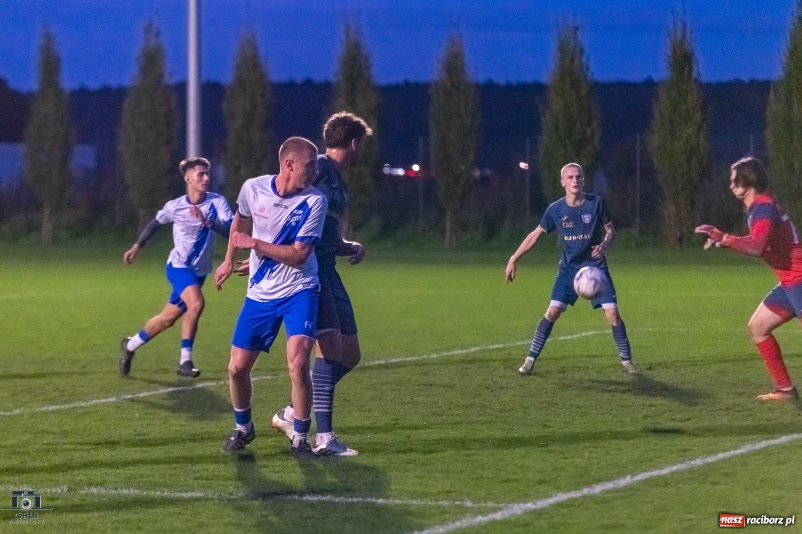 Zdjęcie w galerii na portalu naszraciborz.pl: Historyczny wieczór przy Srebrnej. Unia Racibórz triumfuje w świetle reflektorów [FOTO] wiadomości z regionu