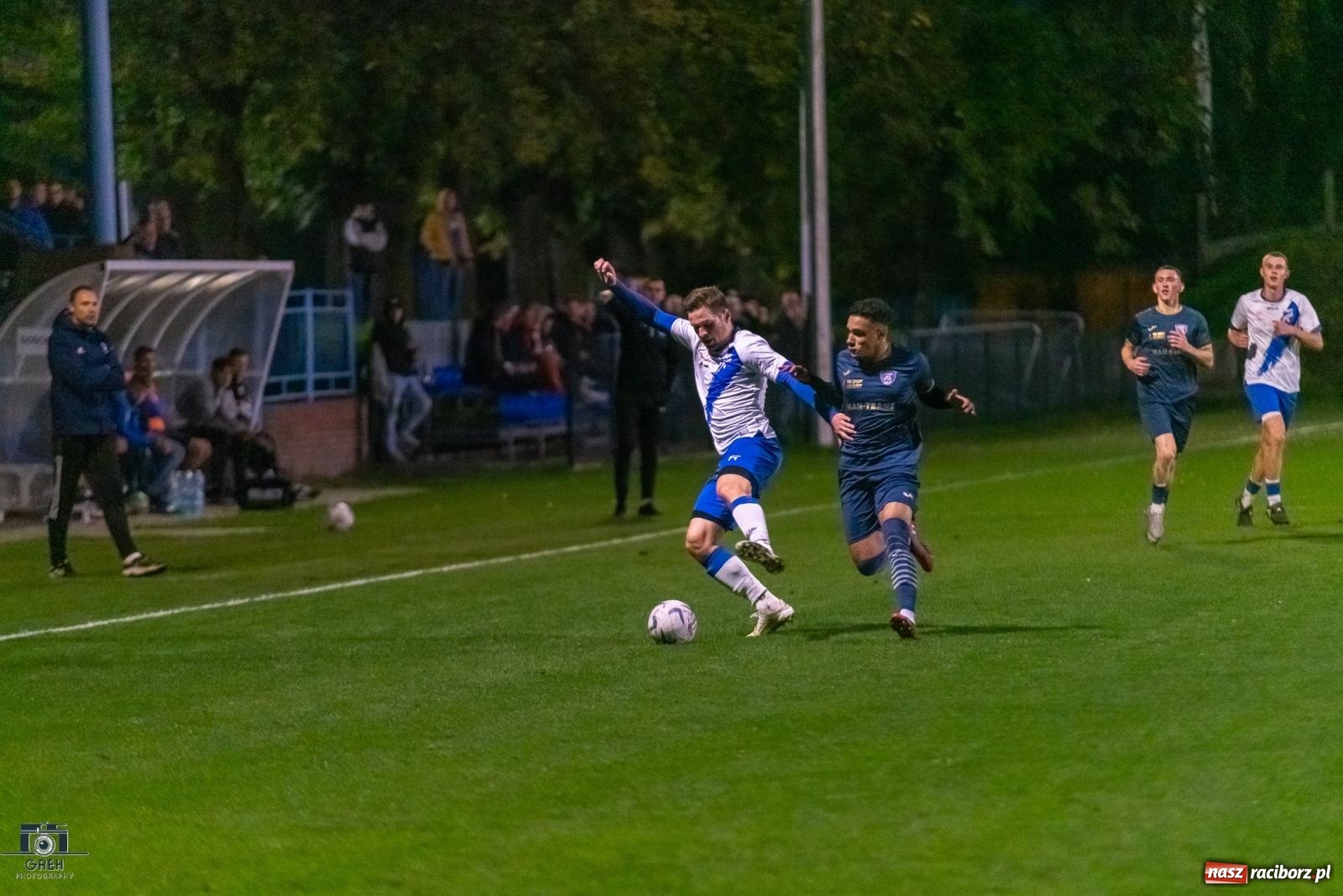 Zdjęcie w galerii na portalu naszraciborz.pl: Historyczny wieczór przy Srebrnej. Unia Racibórz triumfuje w świetle reflektorów [FOTO] wiadomości z regionu