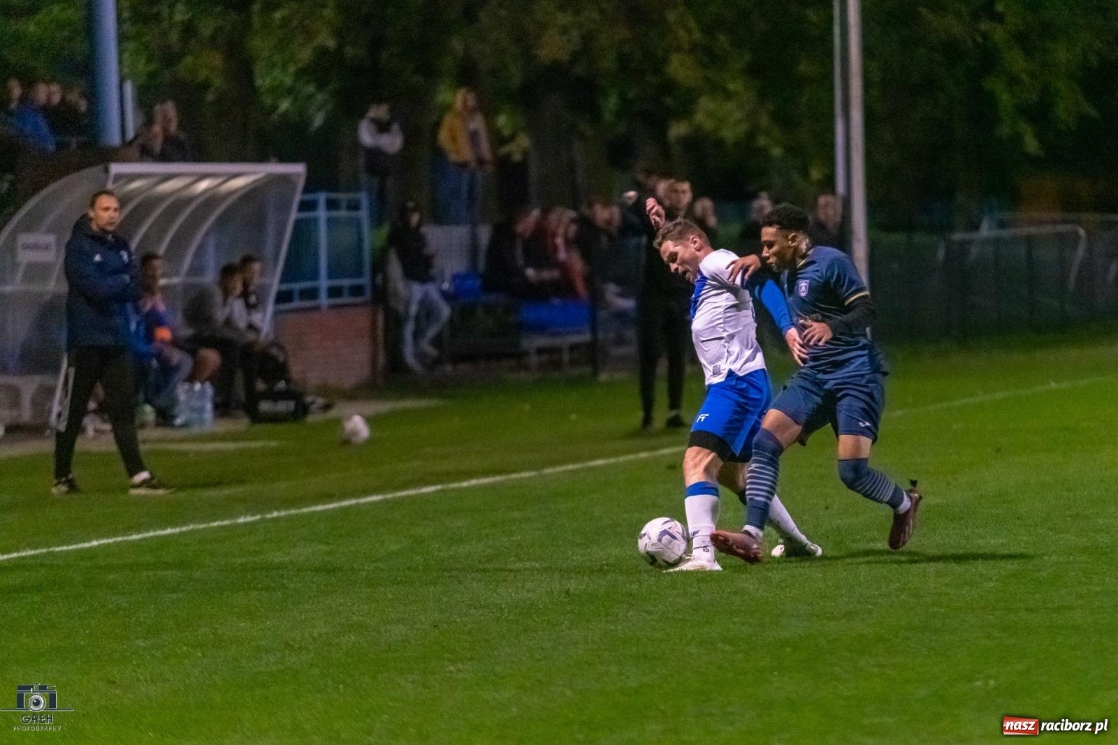 Zdjęcie w galerii na portalu naszraciborz.pl: Historyczny wieczór przy Srebrnej. Unia Racibórz triumfuje w świetle reflektorów [FOTO] wiadomości z regionu