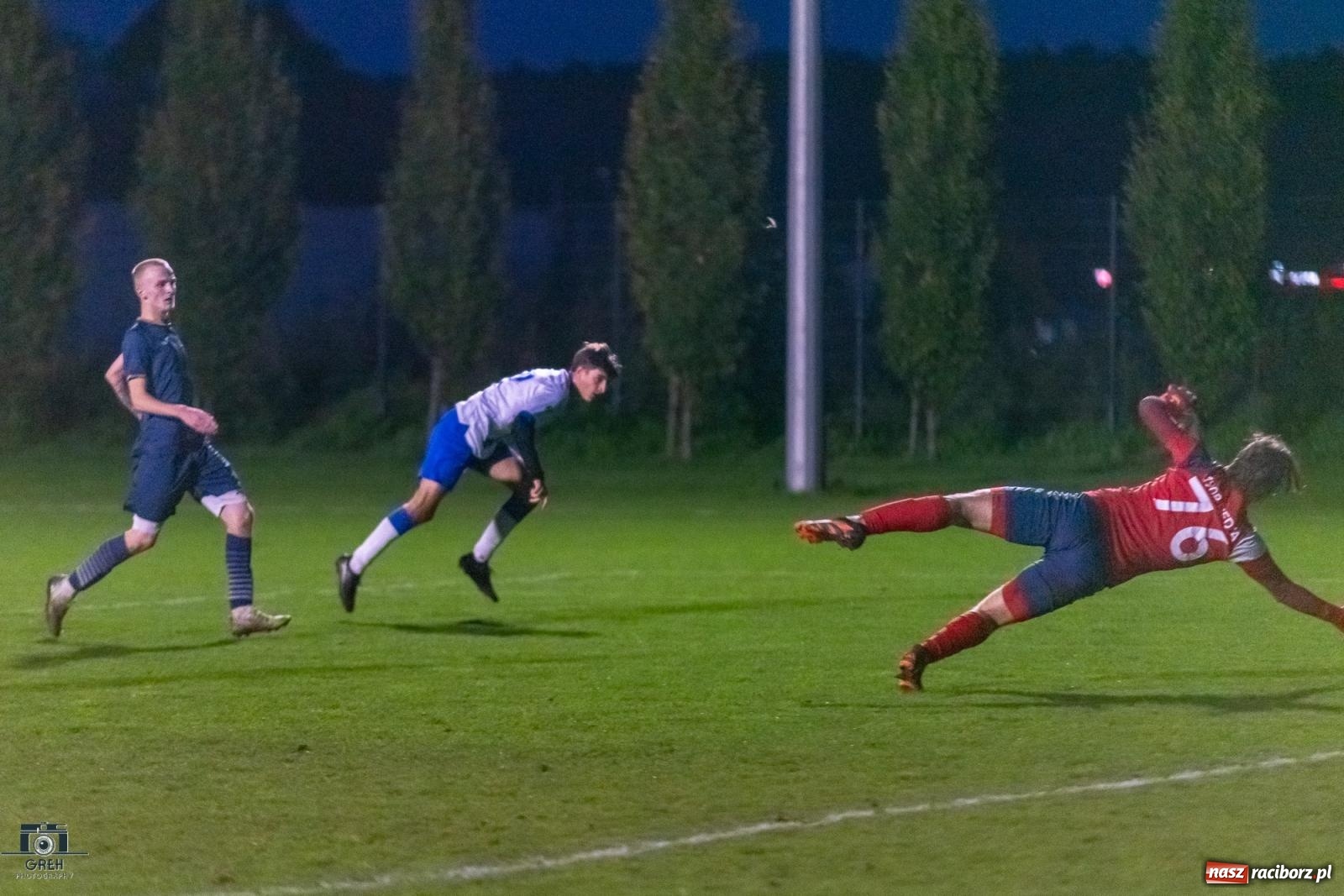 Zdjęcie w galerii na portalu naszraciborz.pl: Historyczny wieczór przy Srebrnej. Unia Racibórz triumfuje w świetle reflektorów [FOTO] wiadomości z regionu