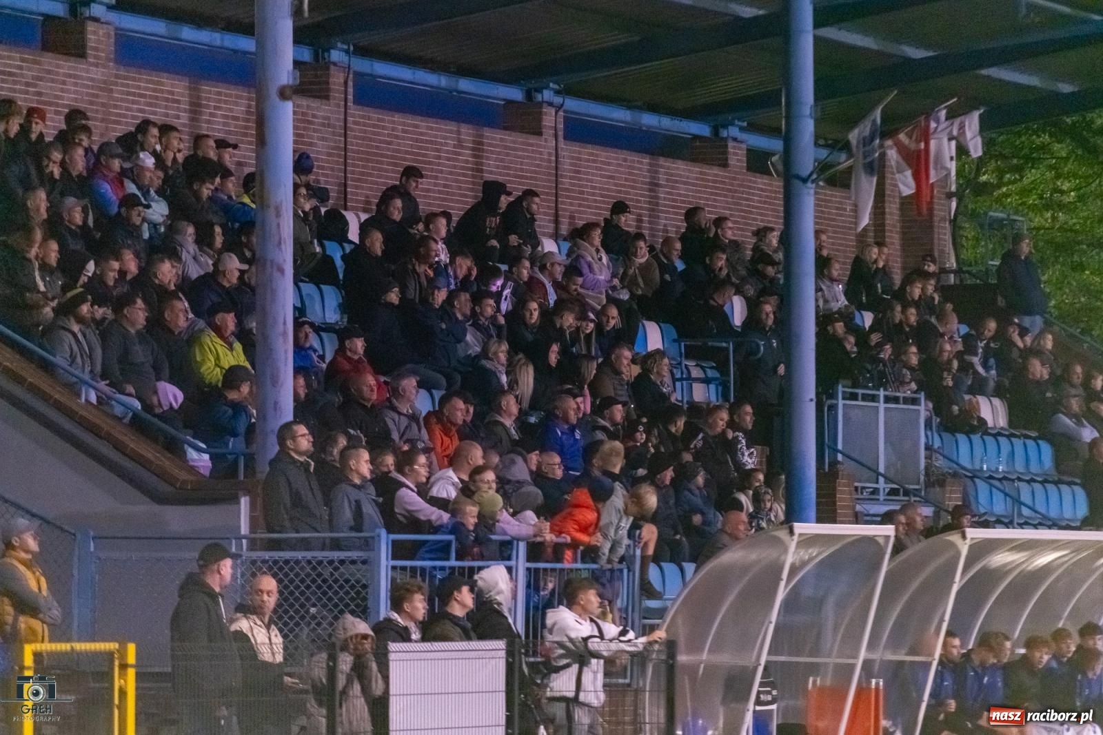 Zdjęcie w galerii na portalu naszraciborz.pl: Historyczny wieczór przy Srebrnej. Unia Racibórz triumfuje w świetle reflektorów [FOTO] wiadomości z regionu