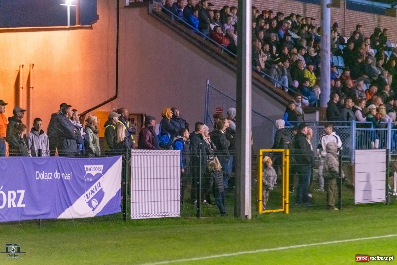 Zdjęcie w galerii na portalu naszraciborz.pl: Historyczny wieczór przy Srebrnej. Unia Racibórz triumfuje w świetle reflektorów [FOTO] wiadomości z regionu