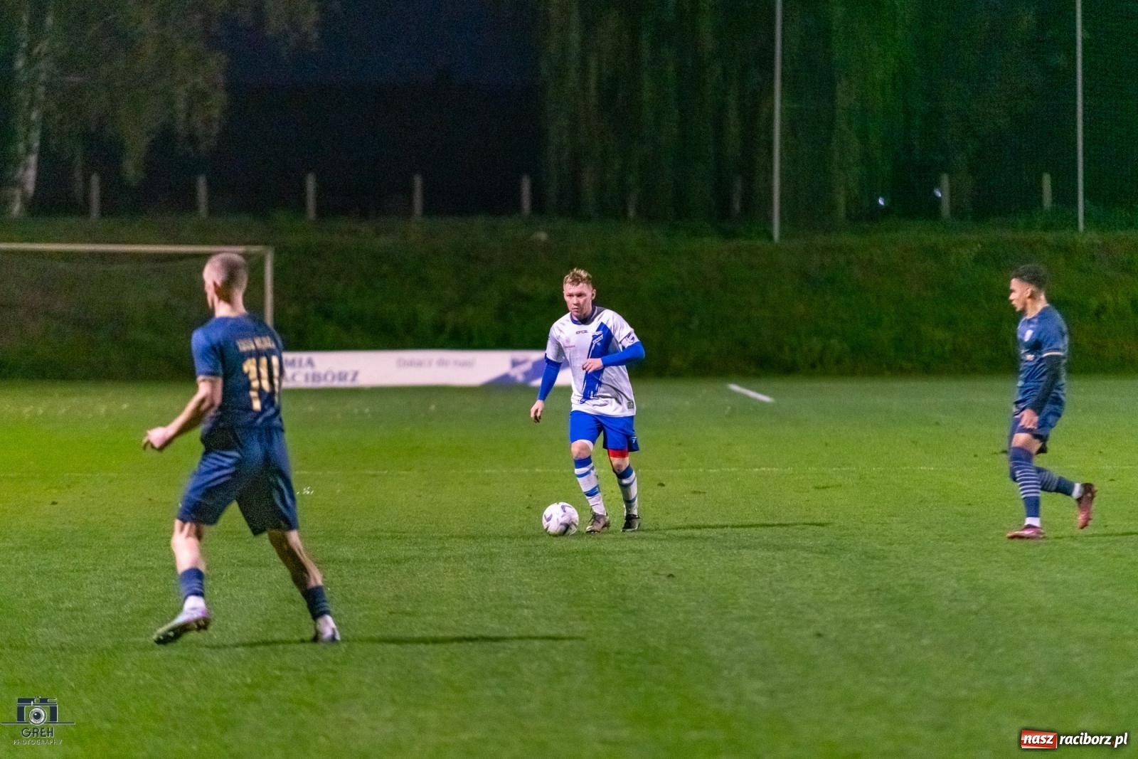 Zdjęcie w galerii na portalu naszraciborz.pl: Historyczny wieczór przy Srebrnej. Unia Racibórz triumfuje w świetle reflektorów [FOTO] wiadomości z regionu