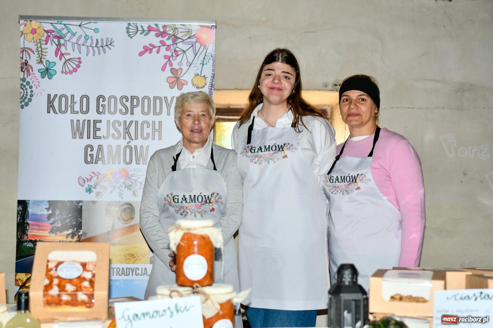 Zdjęcie w galerii na portalu naszraciborz.pl: Spichlerz w Sławikowie pełen przysmaków, kwiatów i rękodzieła wiadomości z regionu