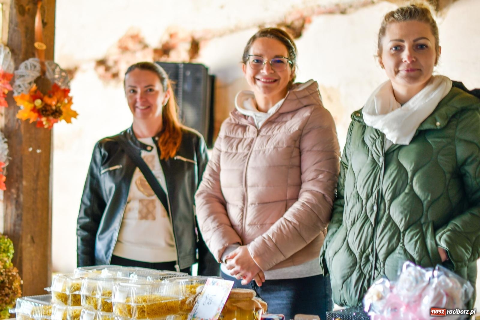 Zdjęcie w galerii na portalu naszraciborz.pl: Spichlerz w Sławikowie pełen przysmaków, kwiatów i rękodzieła wiadomości z regionu