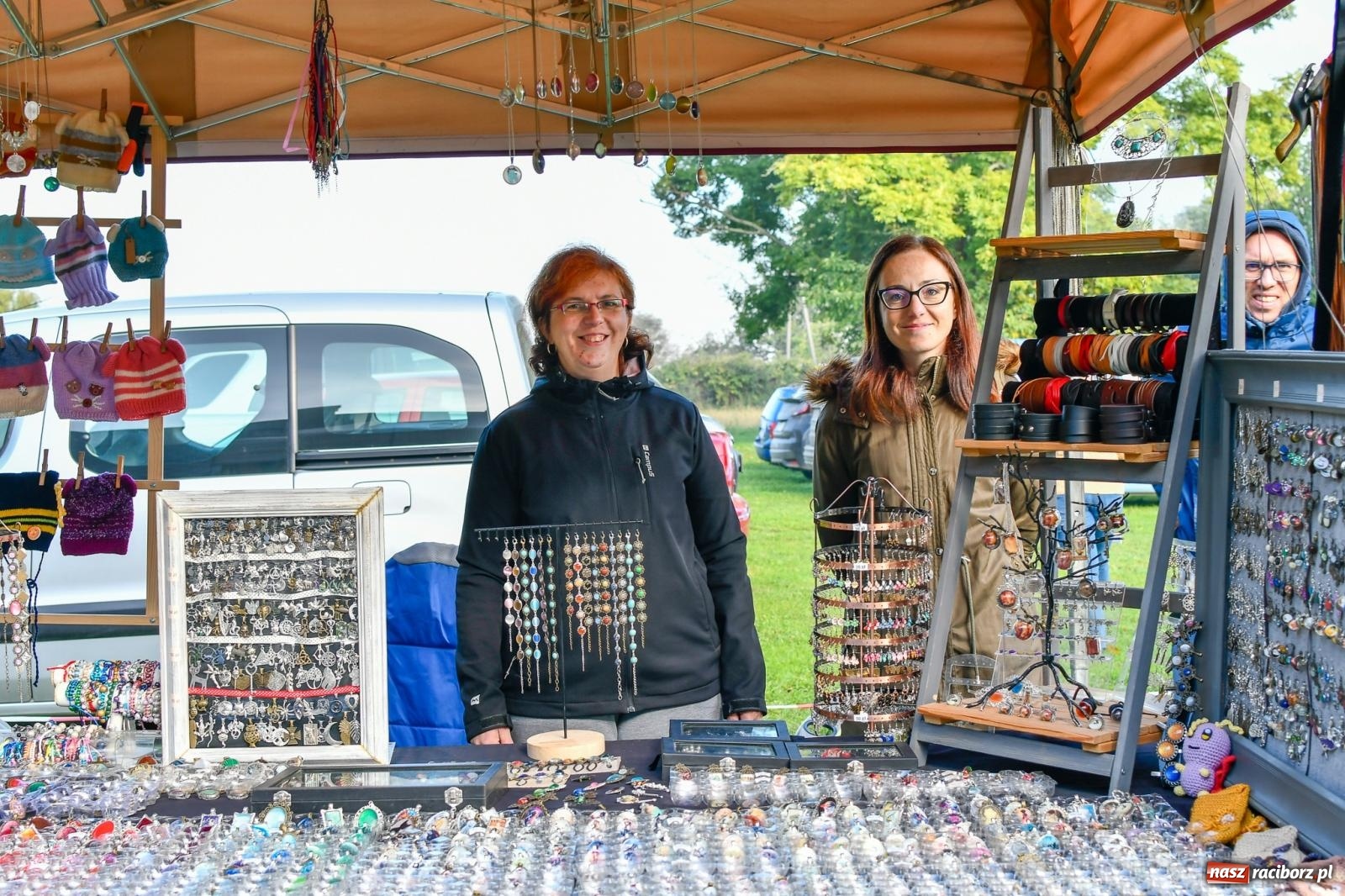 Zdjęcie w galerii na portalu naszraciborz.pl: Spichlerz w Sławikowie pełen przysmaków, kwiatów i rękodzieła wiadomości z regionu